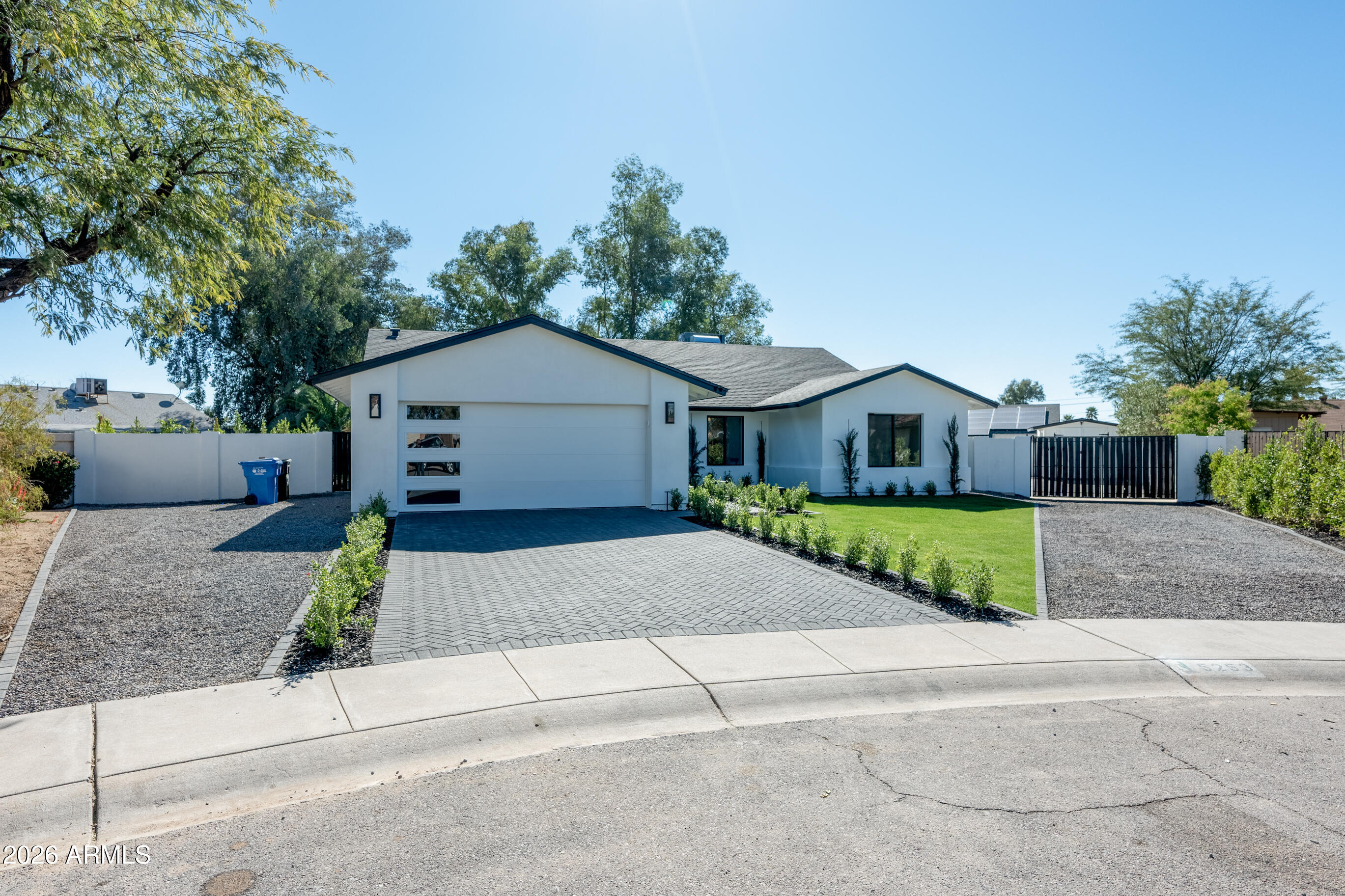 5253 E WALTANN Lane