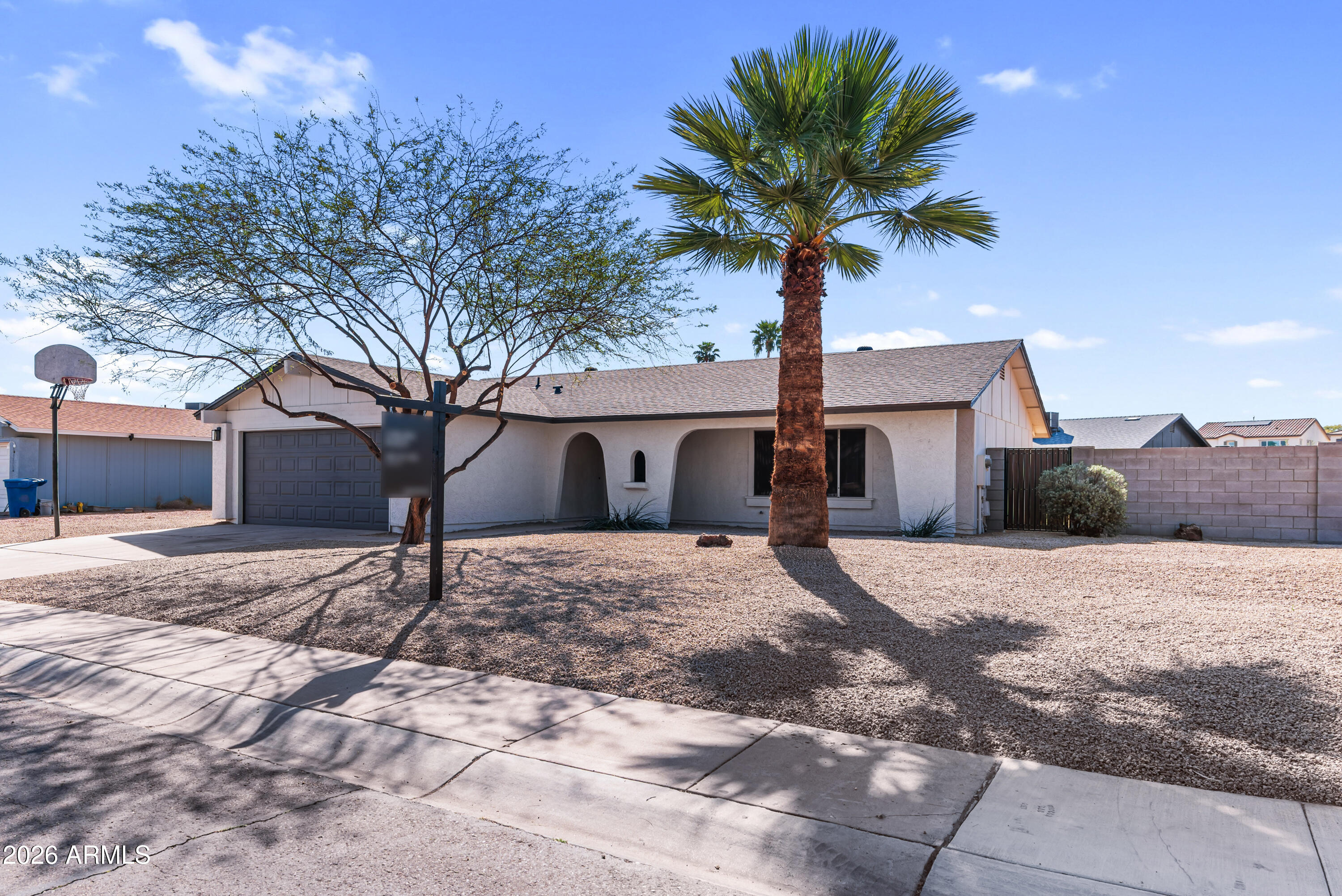 525 W El Prado Road