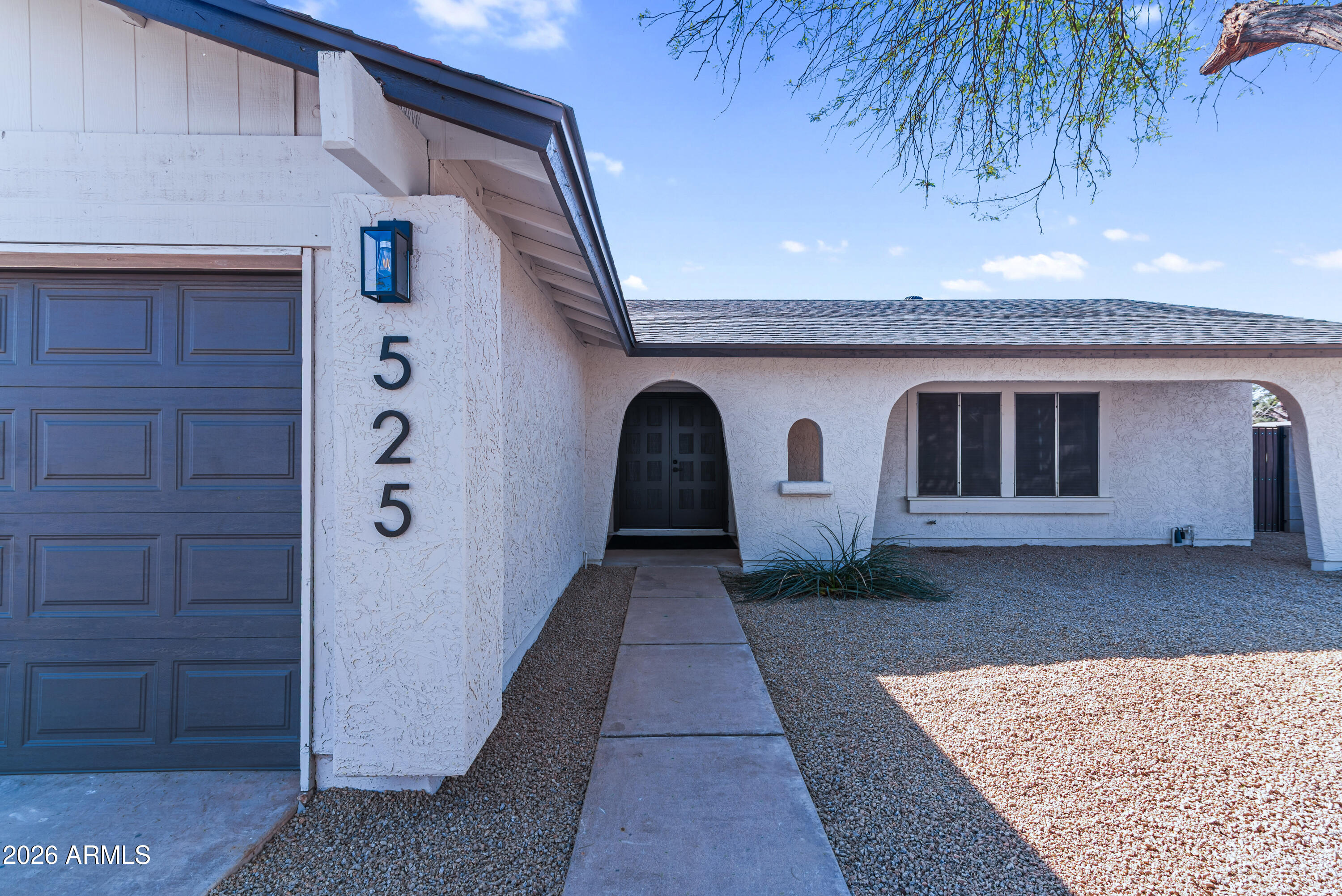 525 W El Prado Road