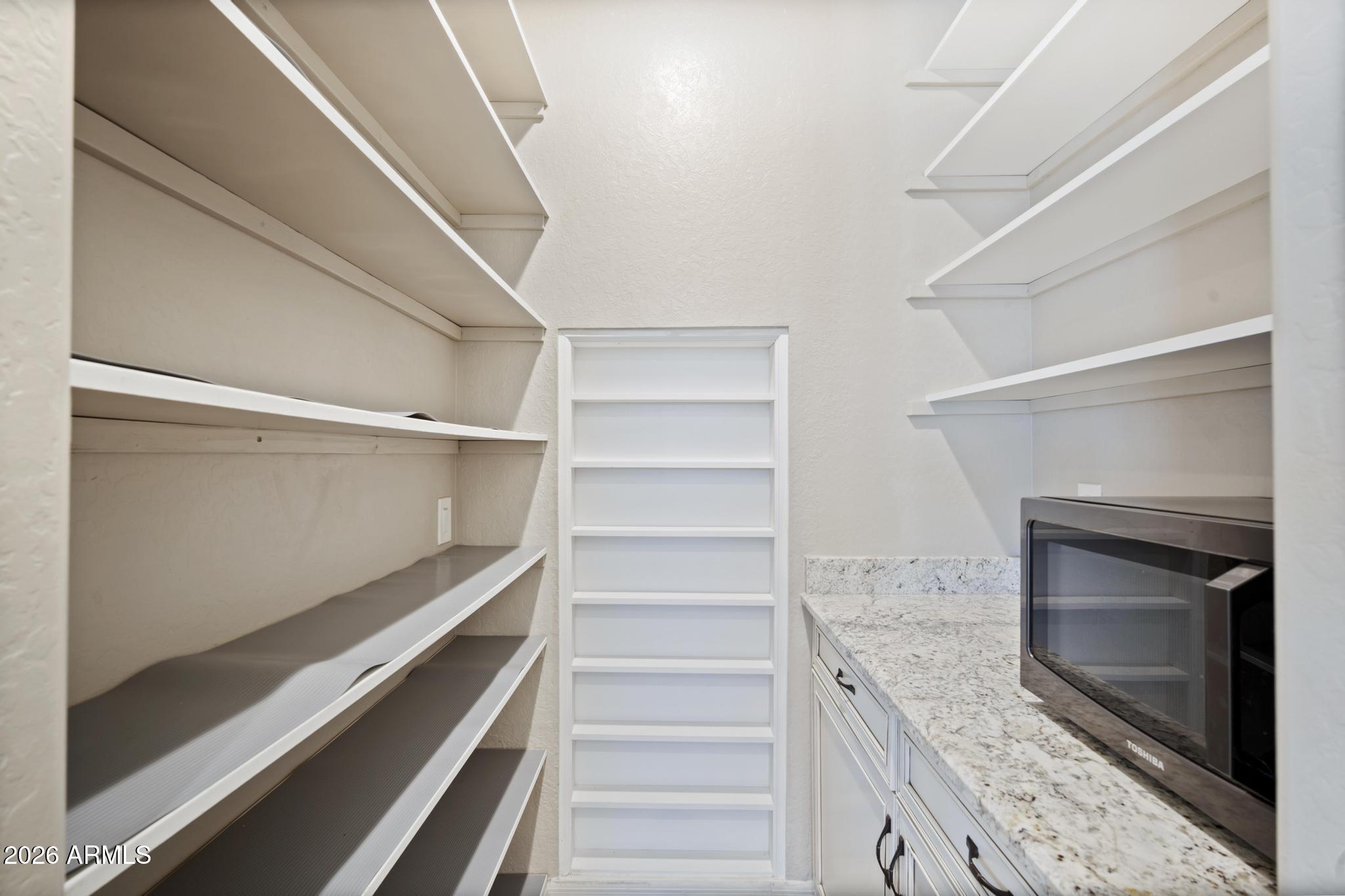 12512 W LAMAR Court