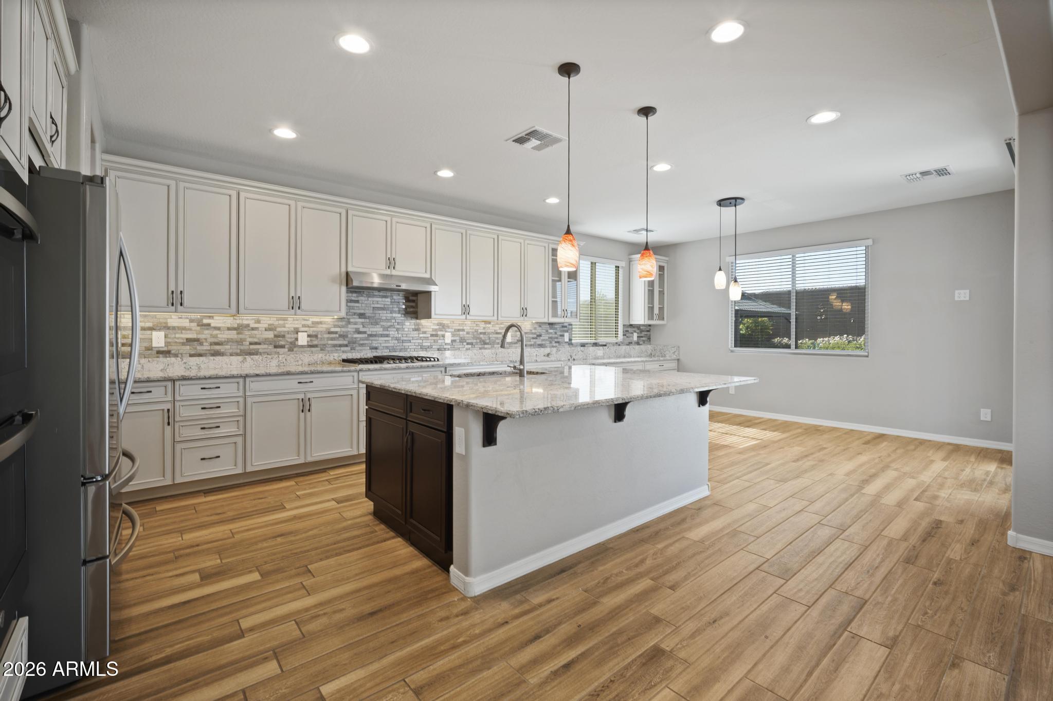 12512 W LAMAR Court