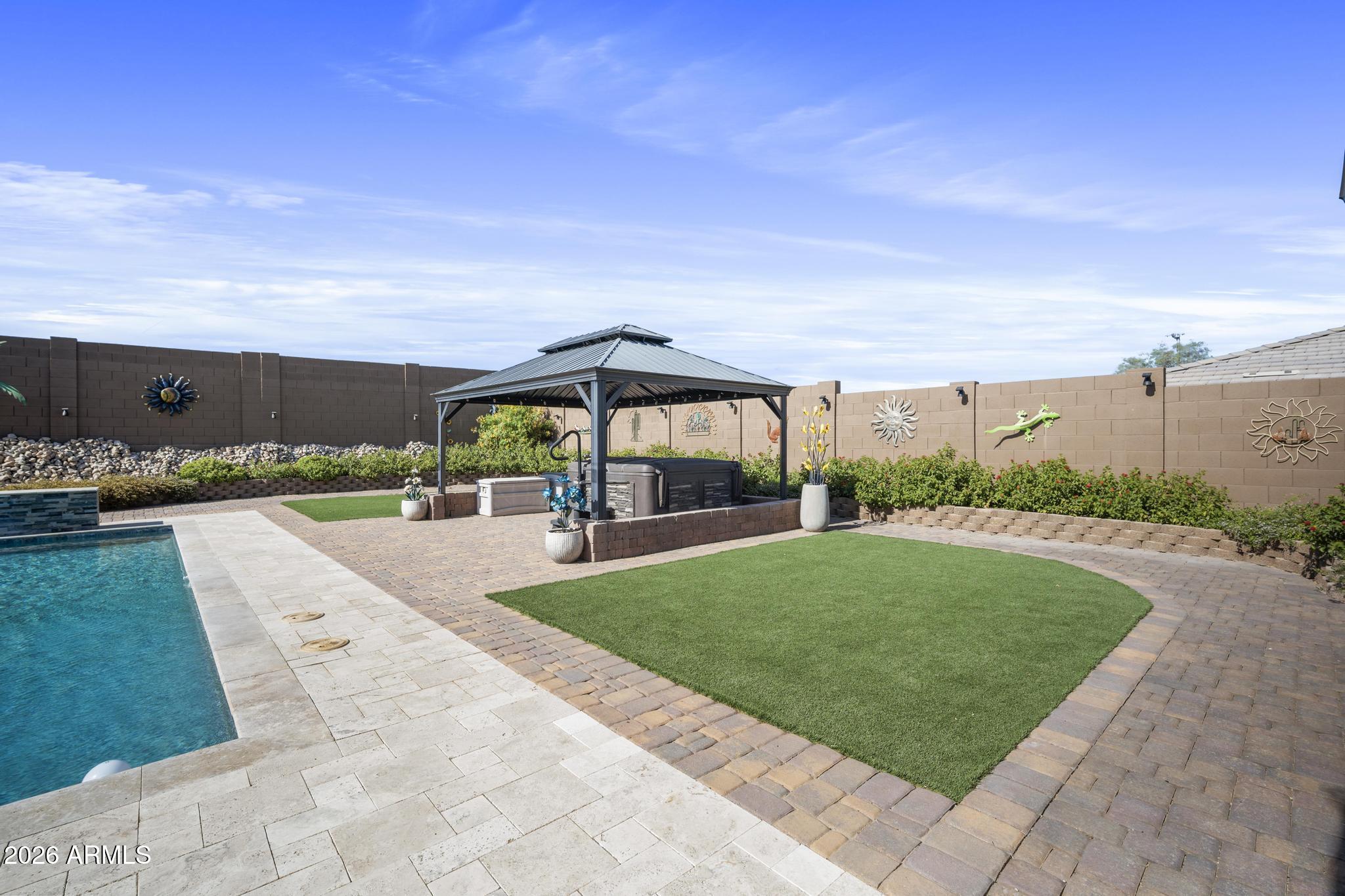 12512 W LAMAR Court