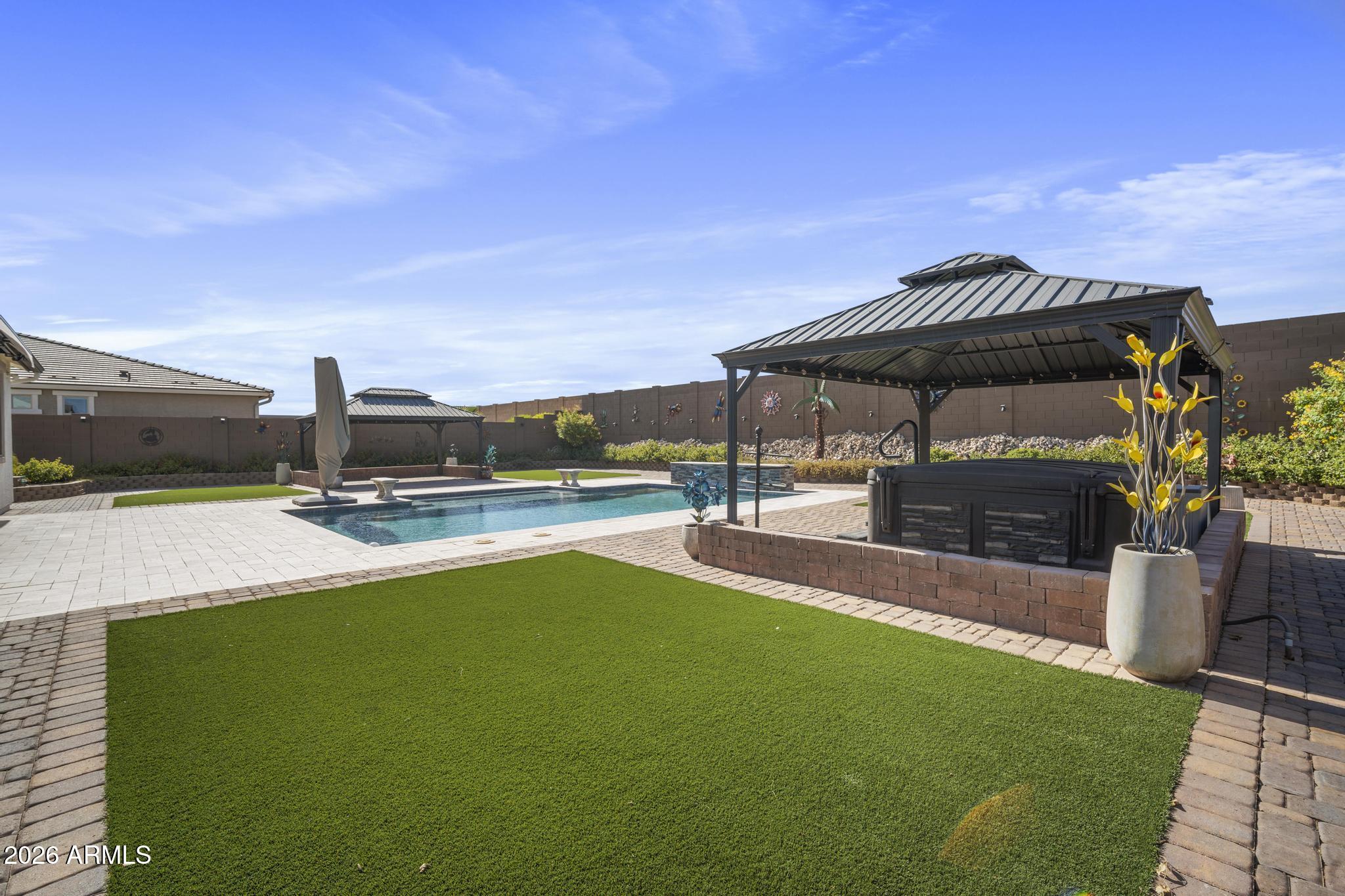 12512 W LAMAR Court