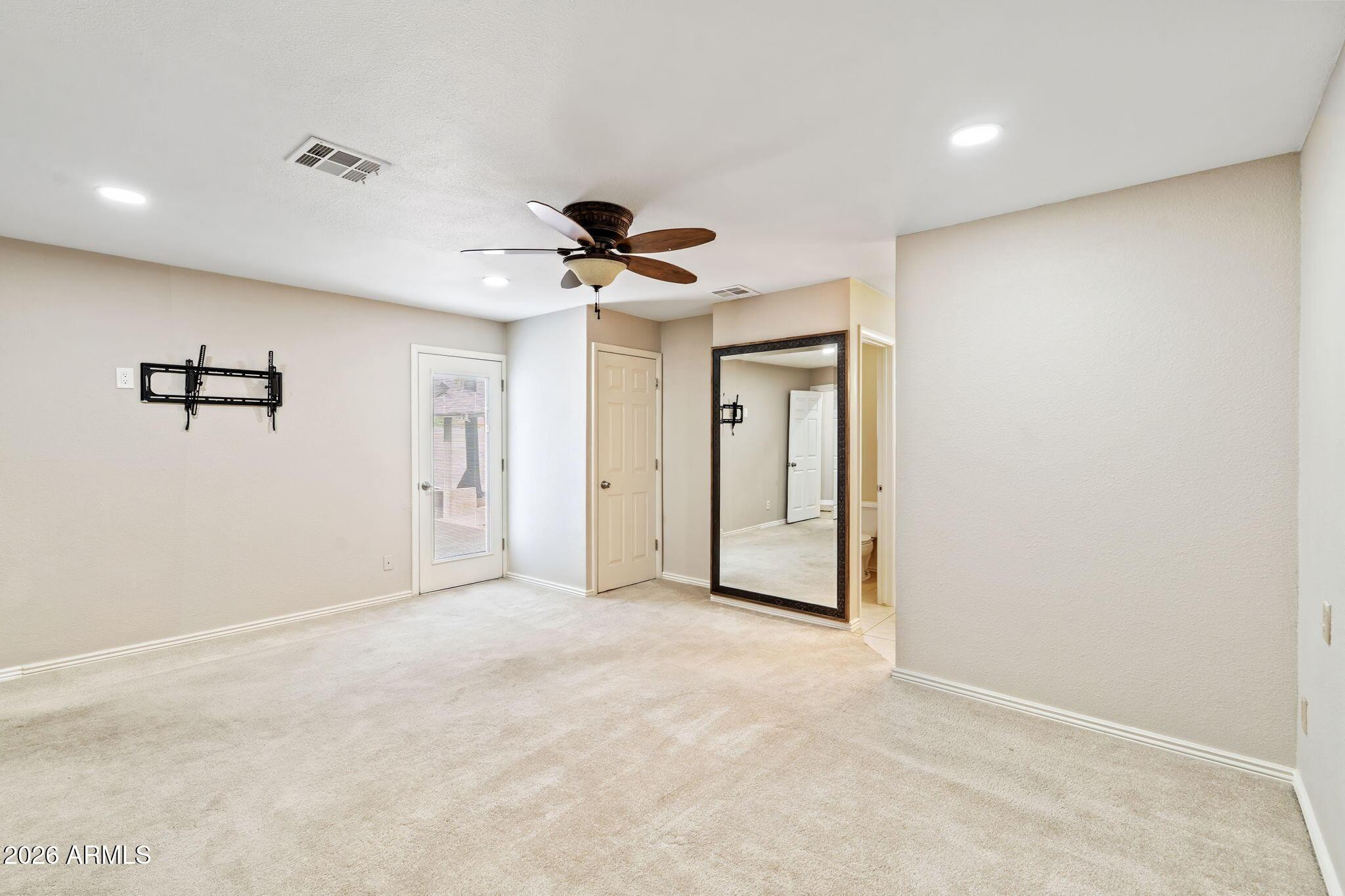 3007 N 84th Place