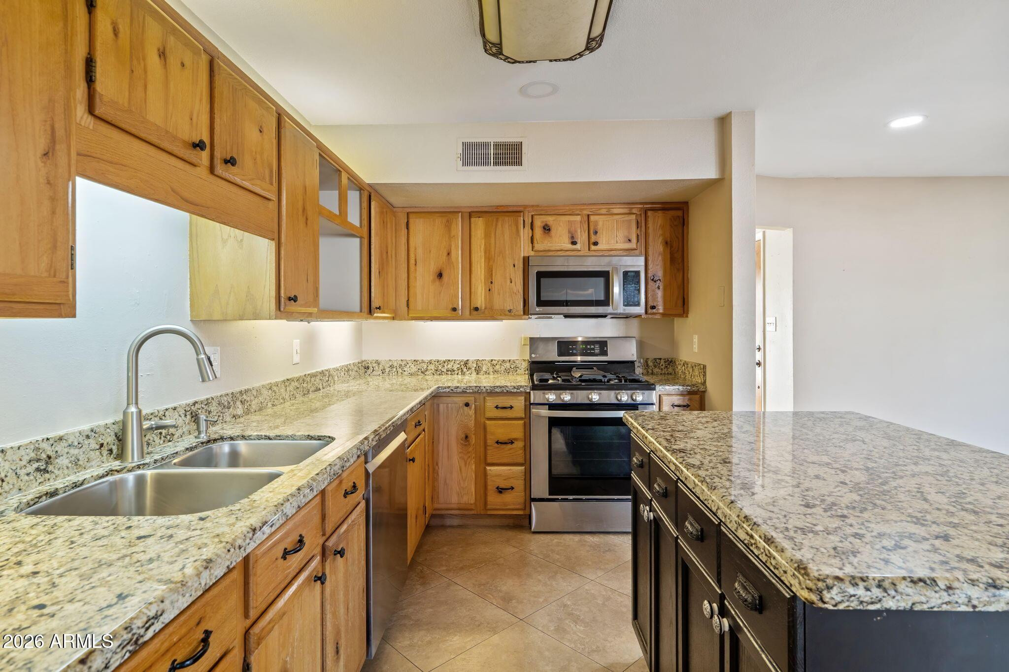 3007 N 84th Place