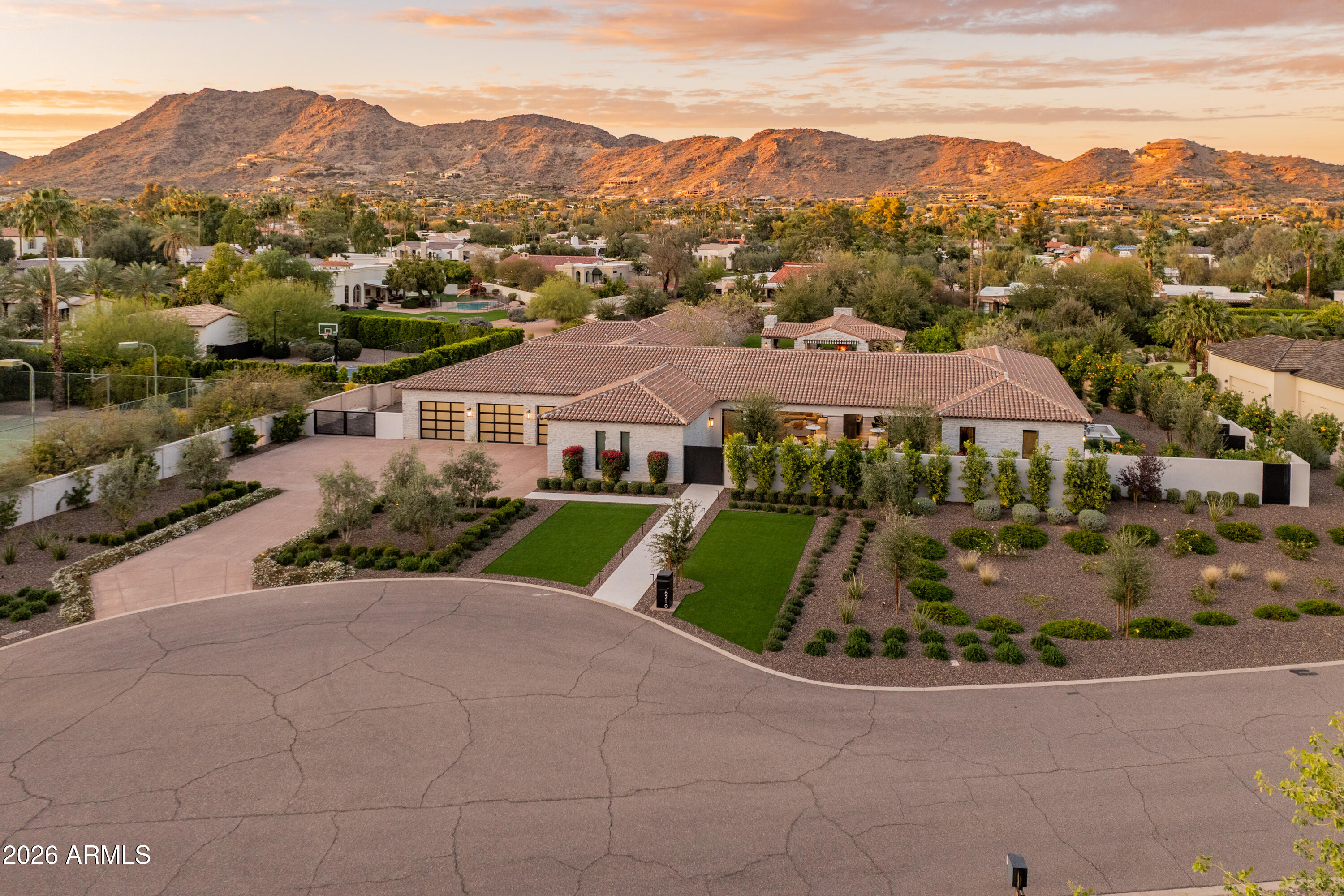 6210 E KEIM Drive