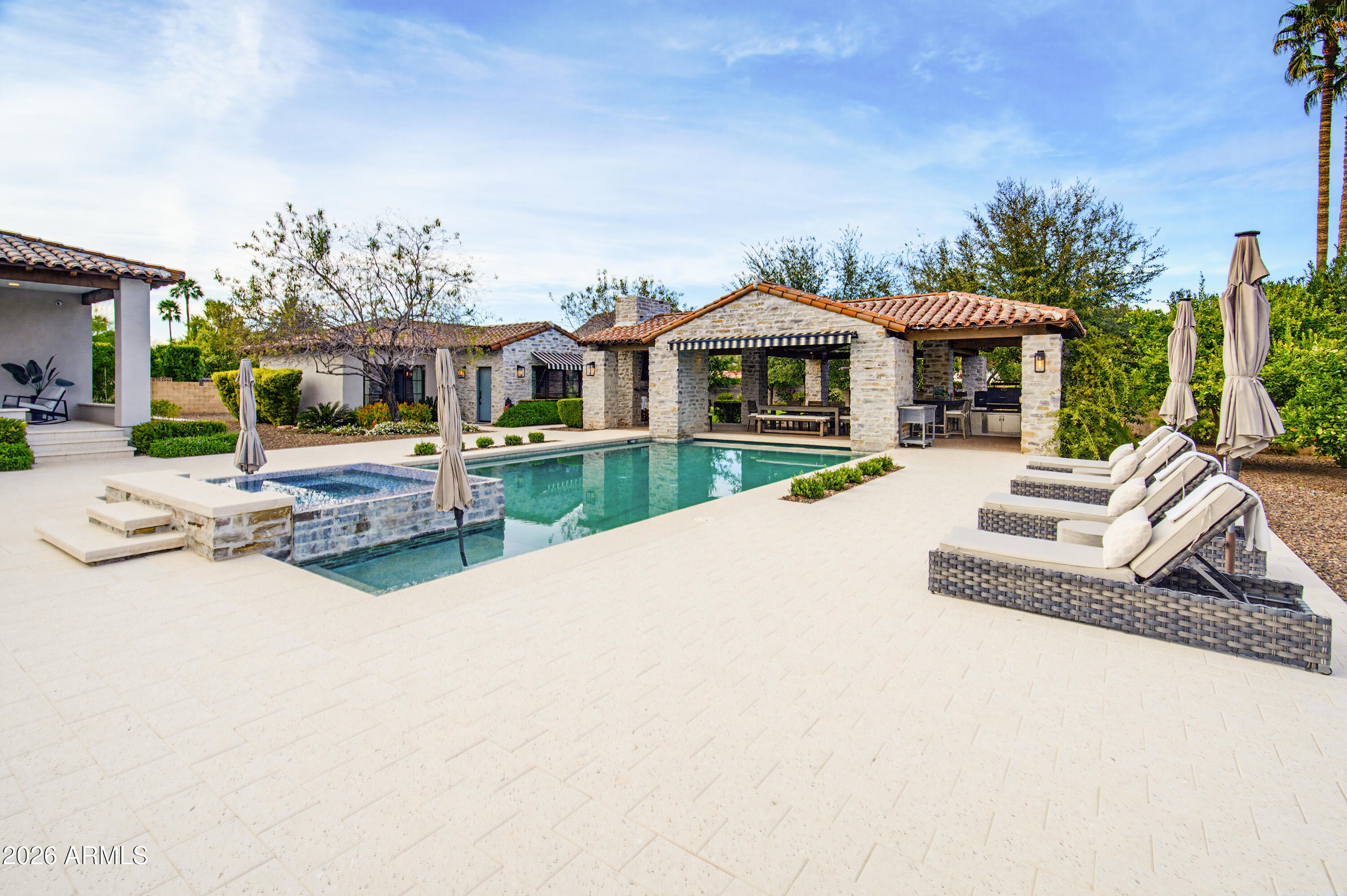 6210 E KEIM Drive