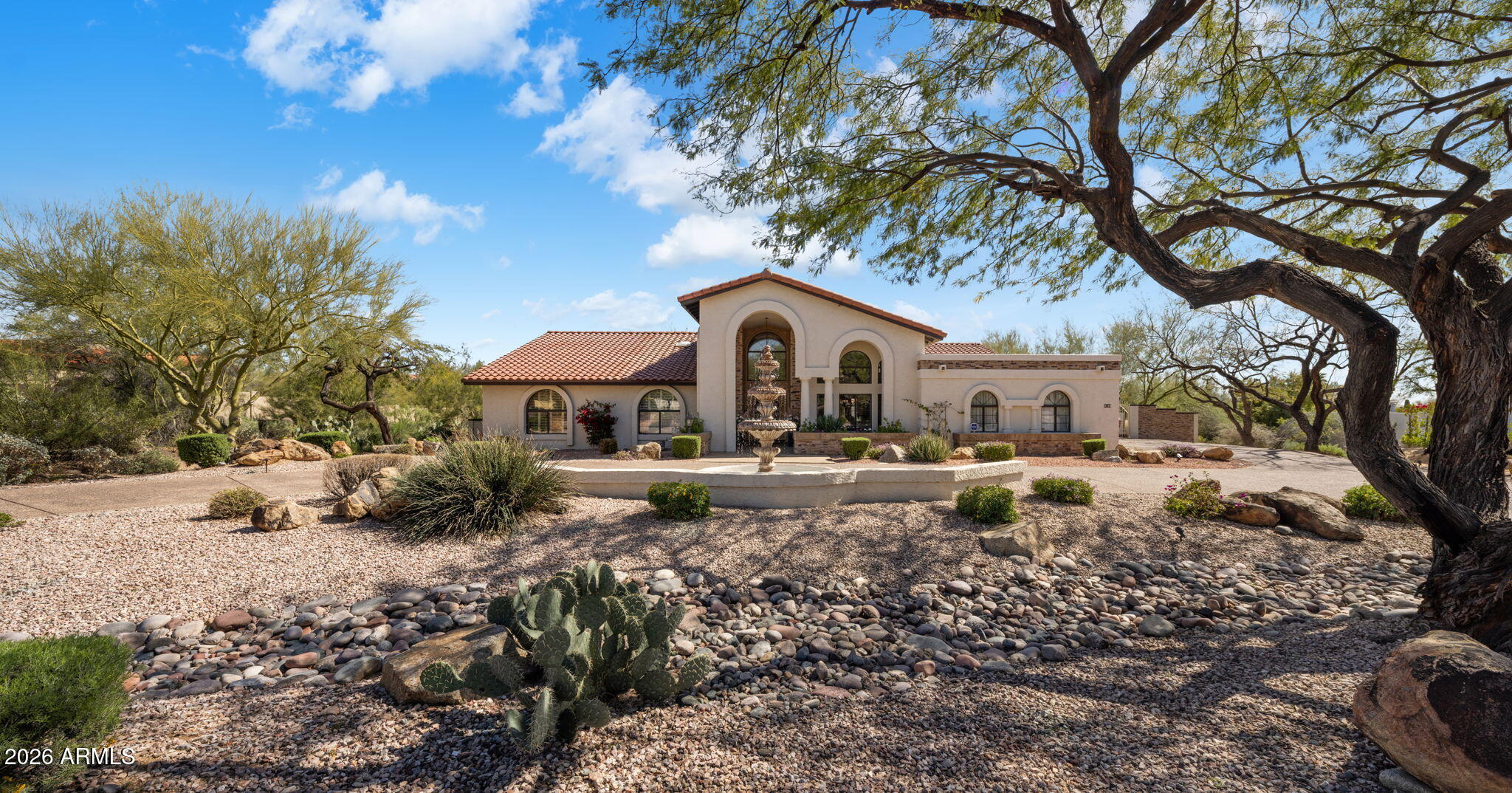 8119 E PARKVIEW Lane