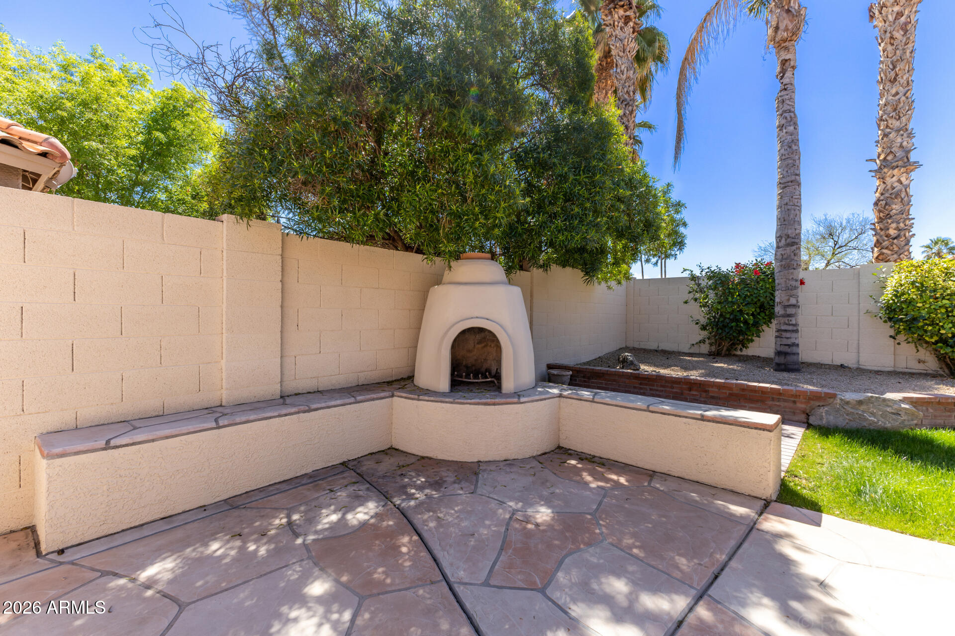 3335 W GOLDEN Lane