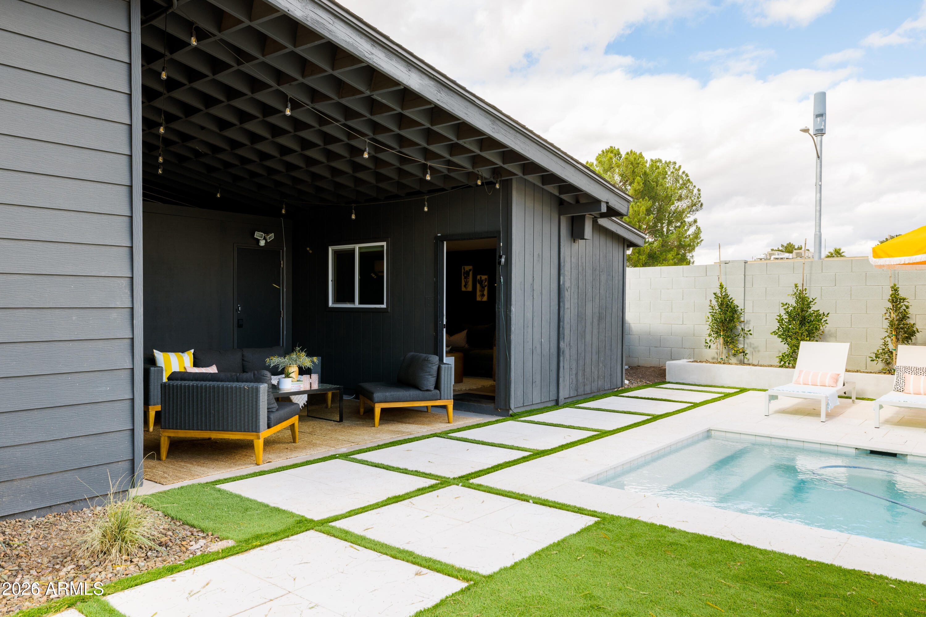 937 N 79TH Street