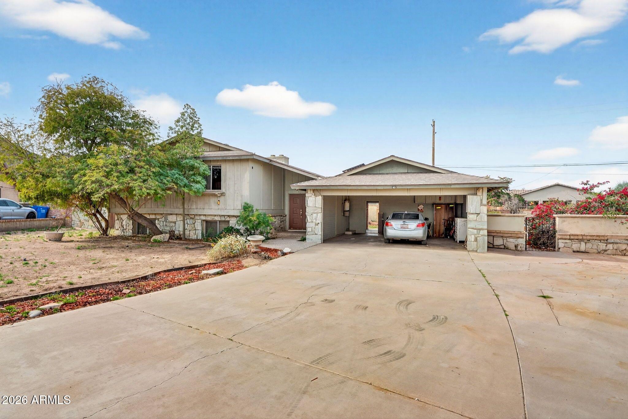 9832 S 4th Street