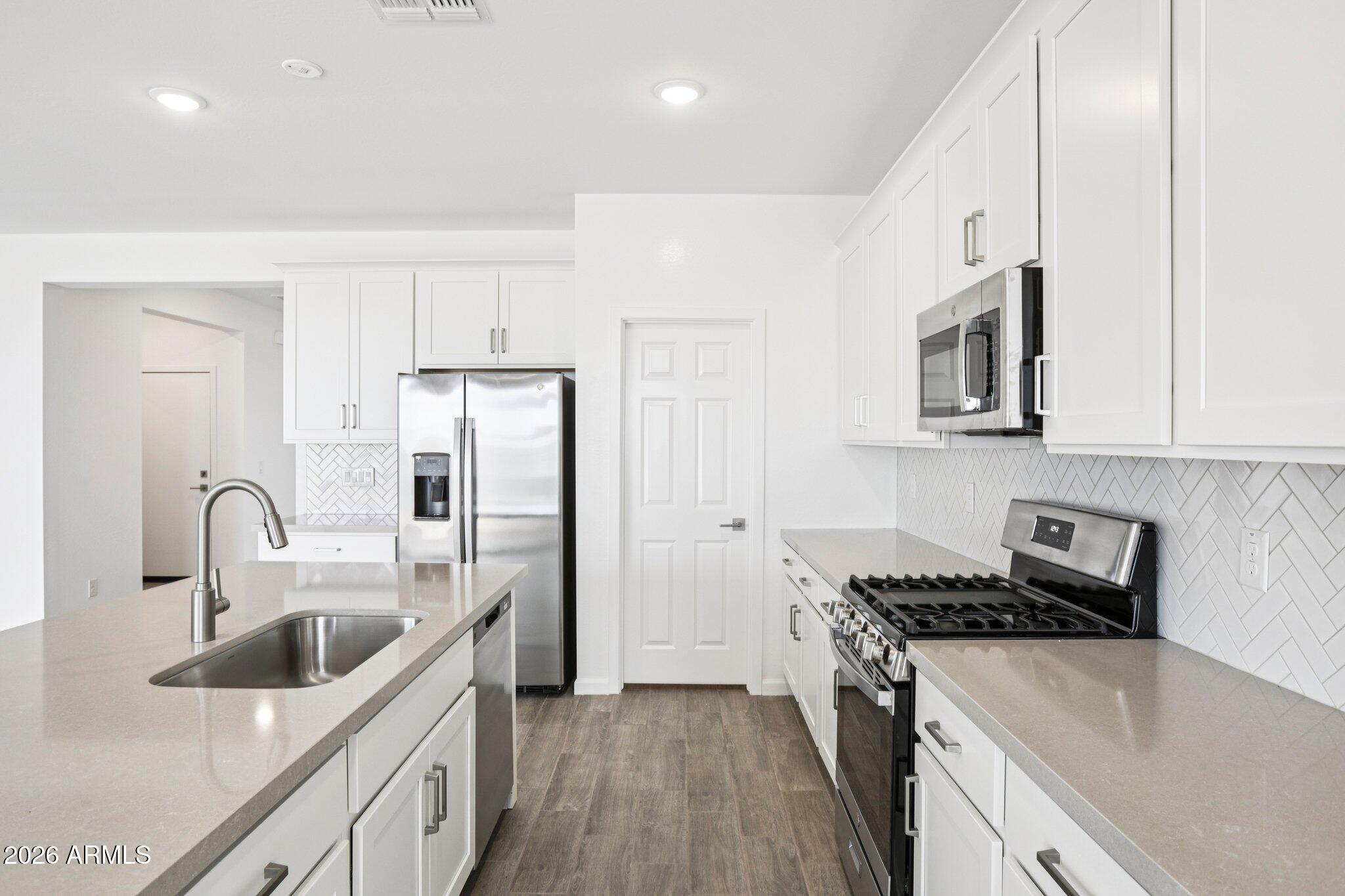 47148 W PECAN WOODS