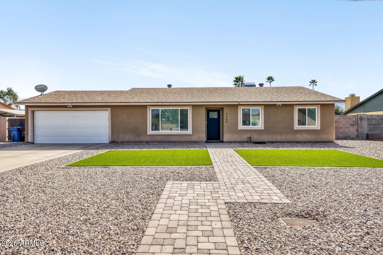 4209 E ACOMA Drive