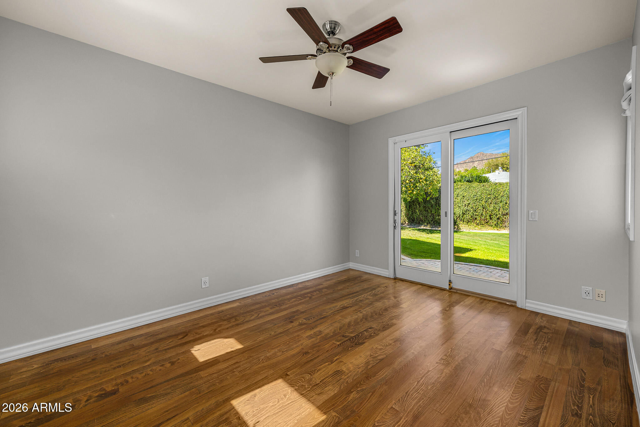 6022 E CALLE ROSA
