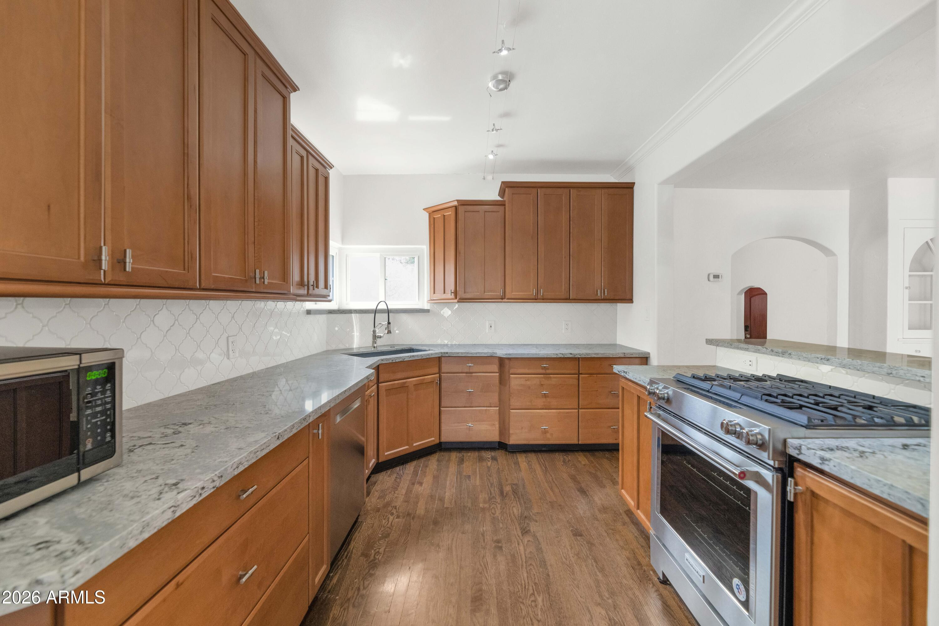 114 W Windsor Avenue