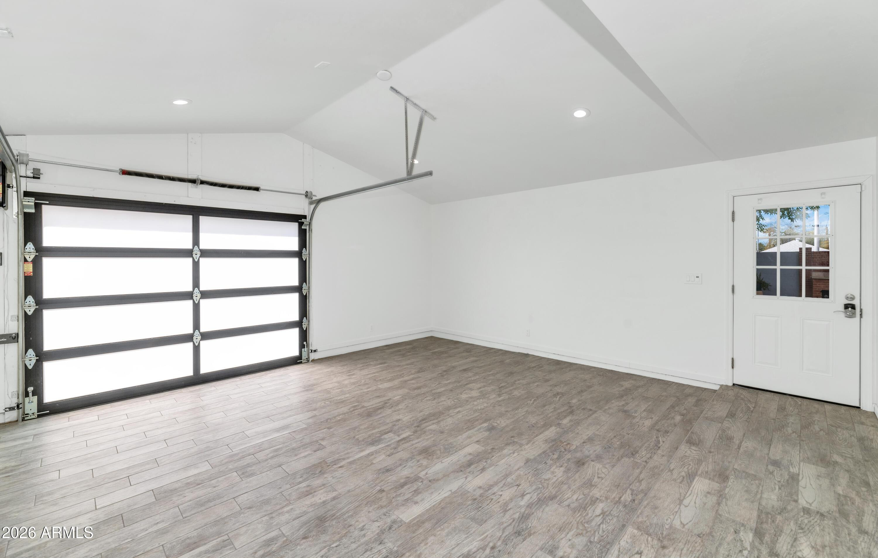 114 W Windsor Avenue