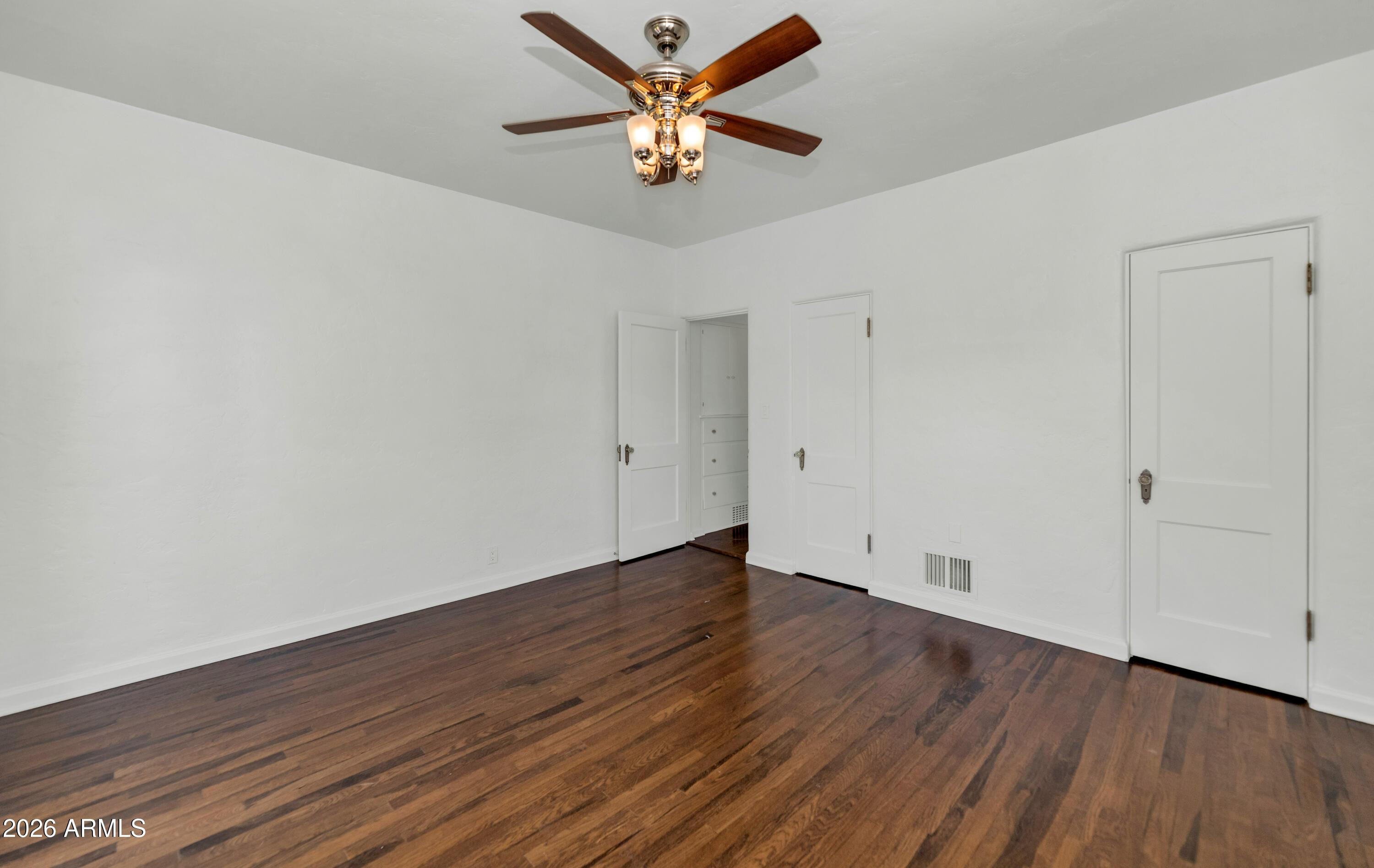 114 W Windsor Avenue