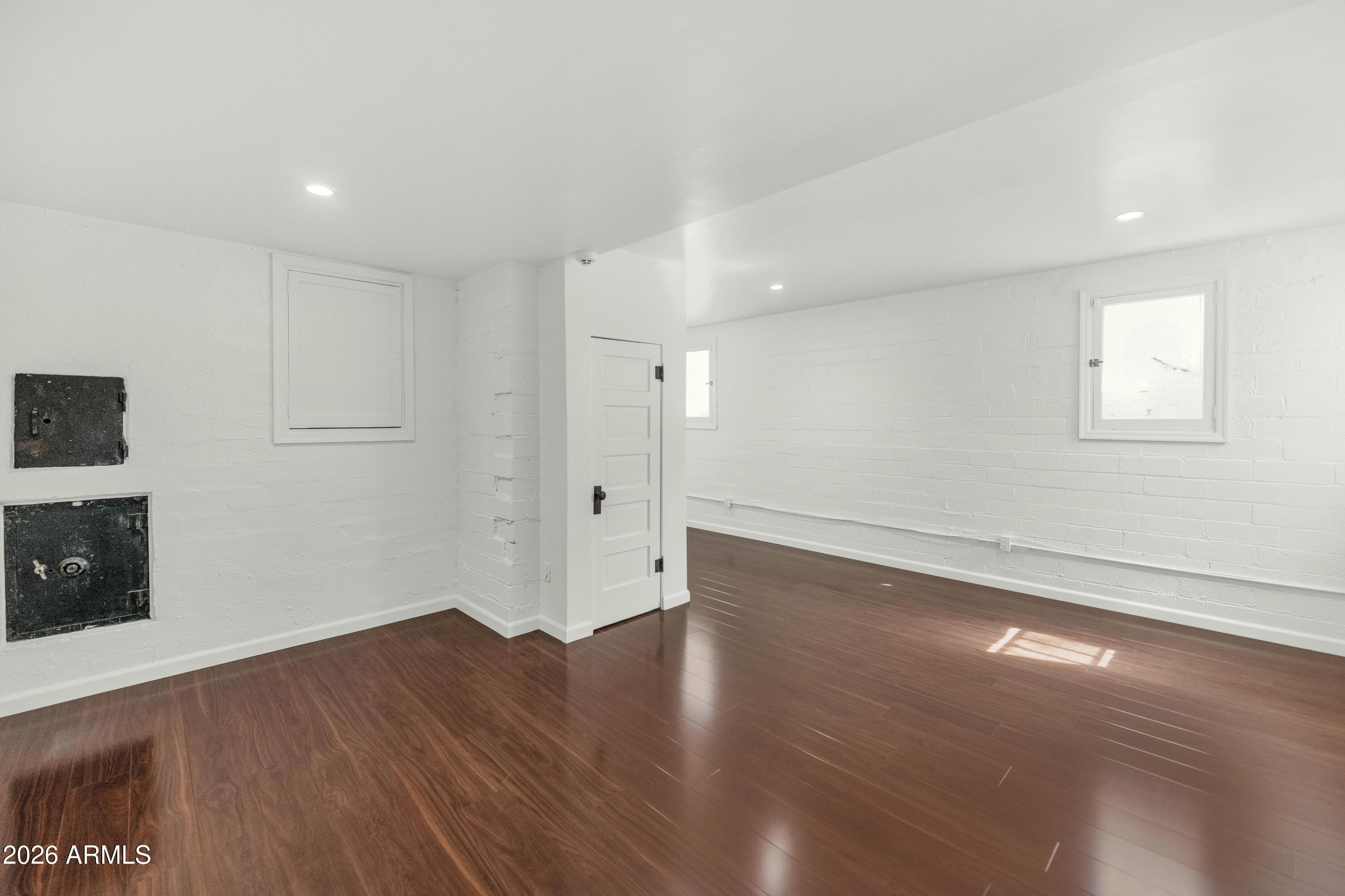 114 W Windsor Avenue