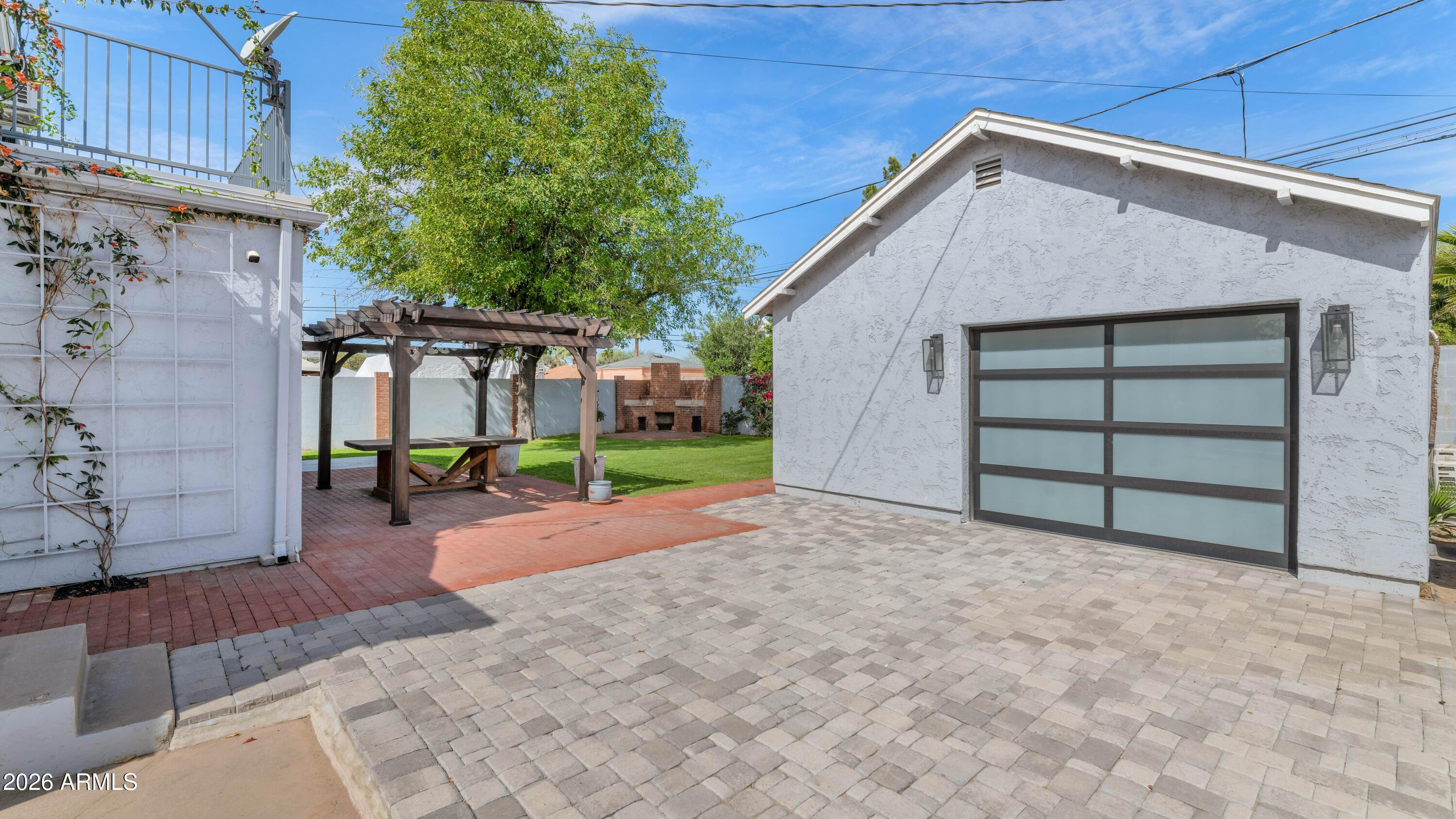 114 W Windsor Avenue