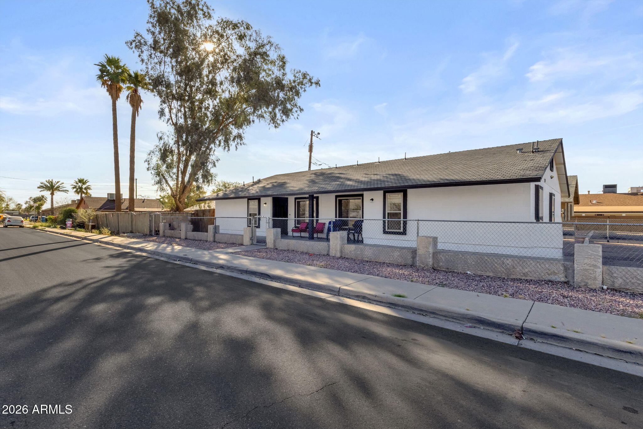 1121 N 25TH Place