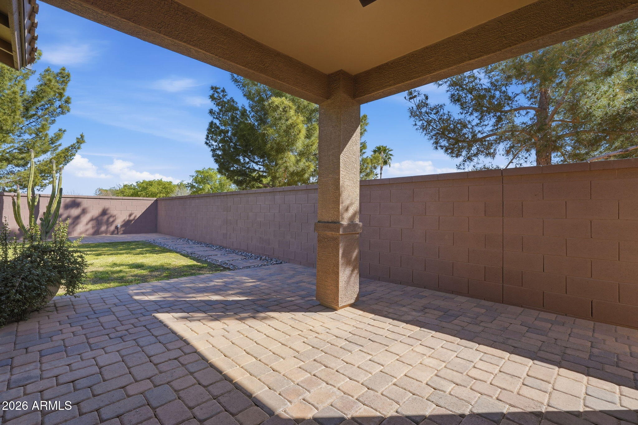 1404 W RUBBER TREE Court