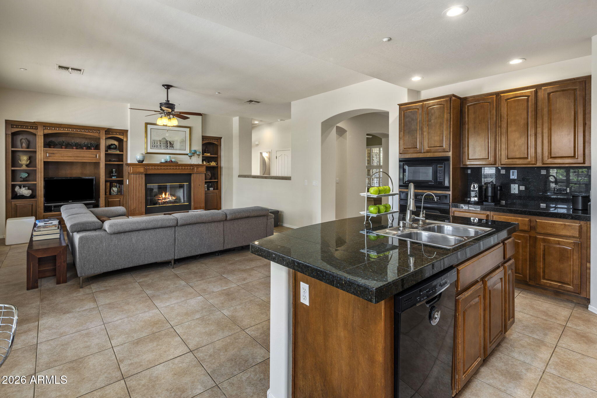 5677 E HEDGEHOG Place
