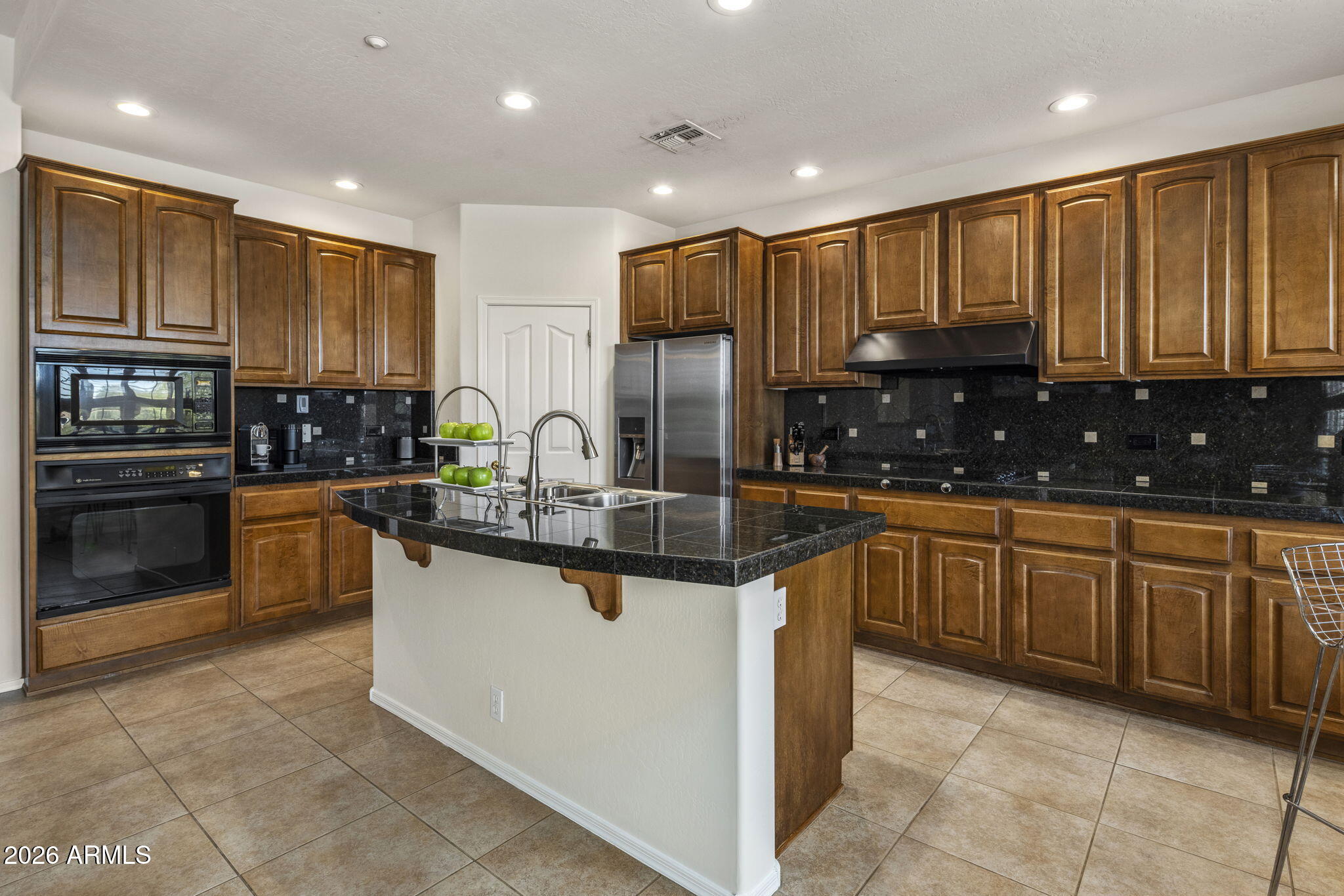 5677 E HEDGEHOG Place