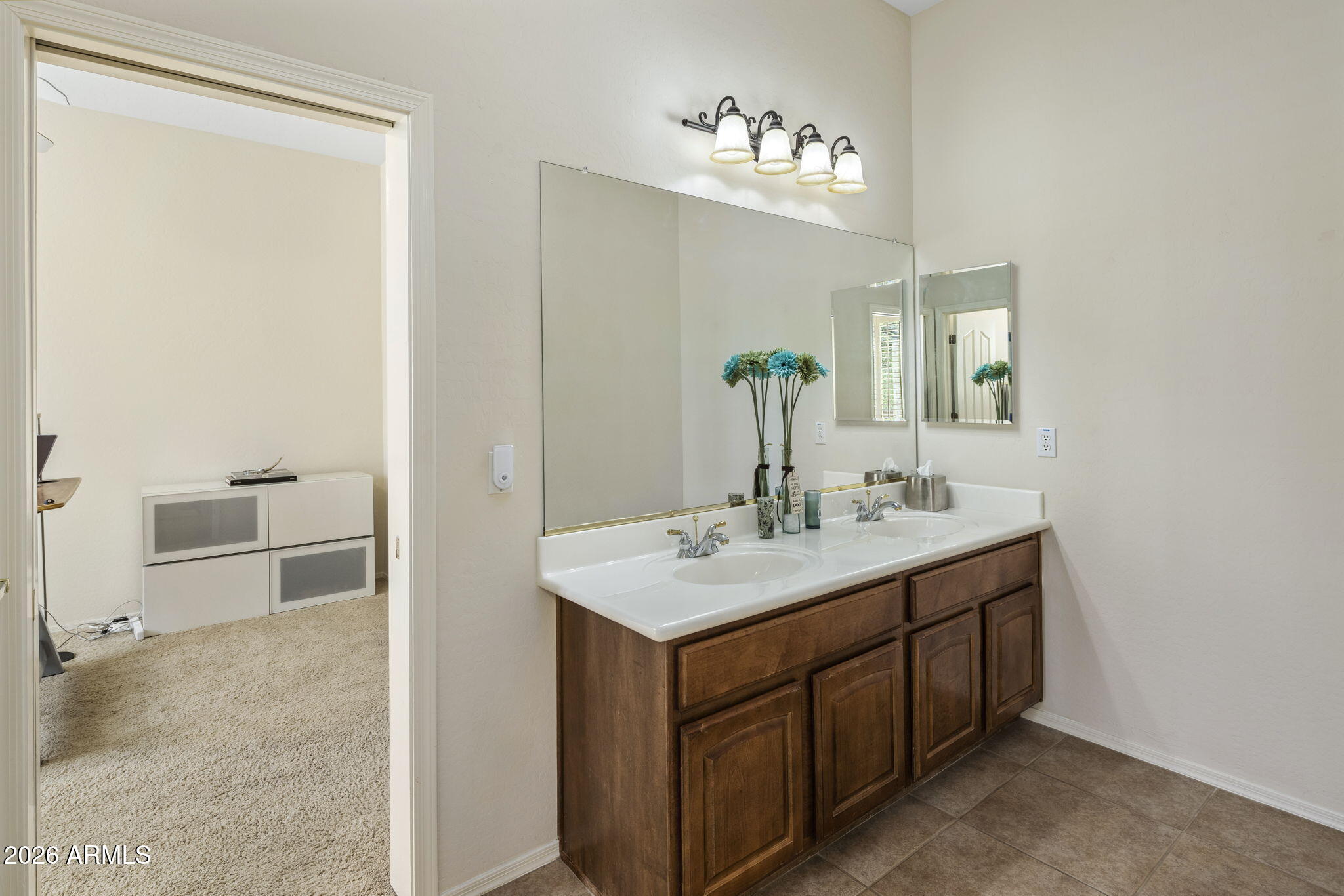 5677 E HEDGEHOG Place