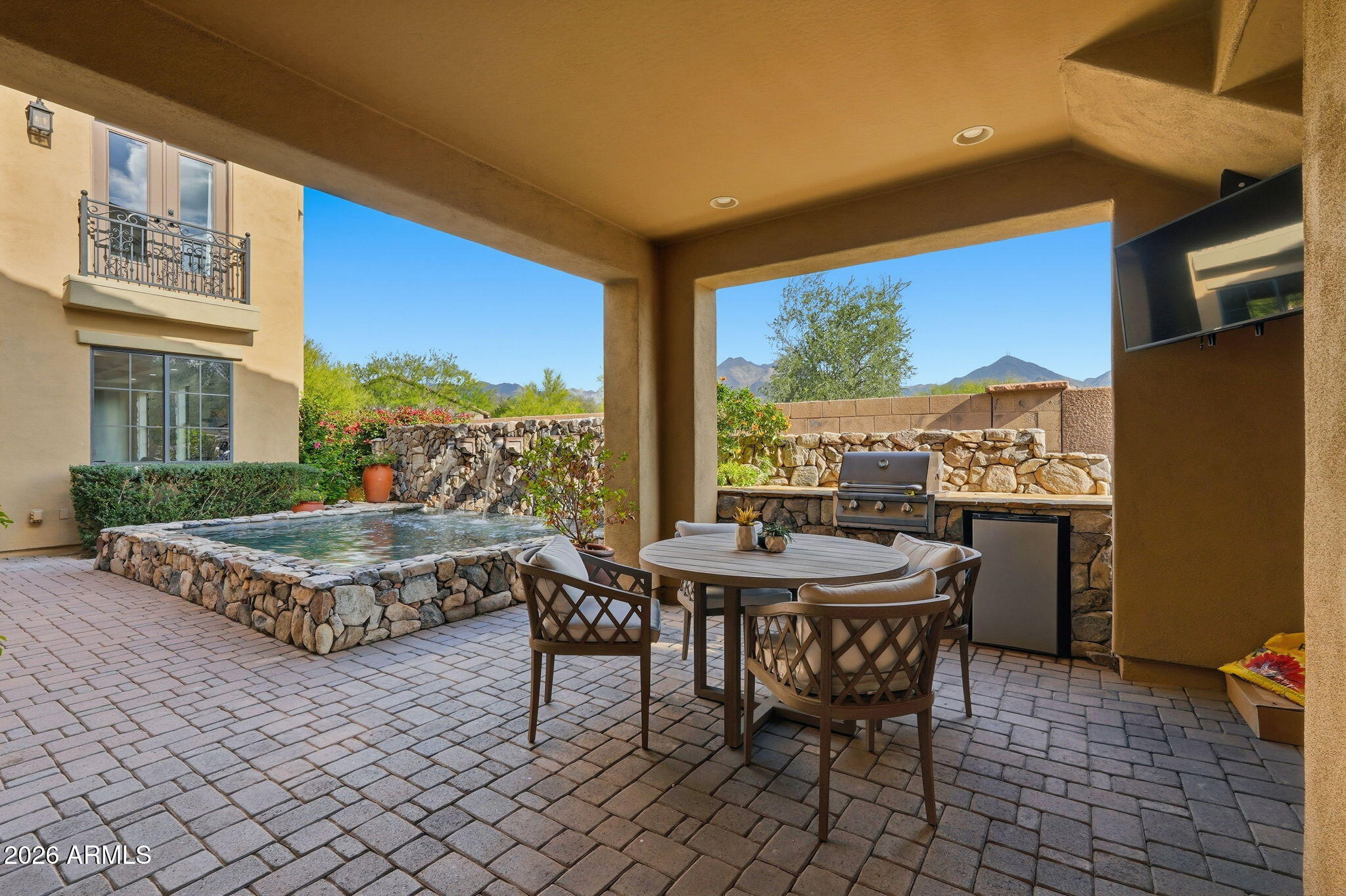 9832 E EDGESTONE Drive