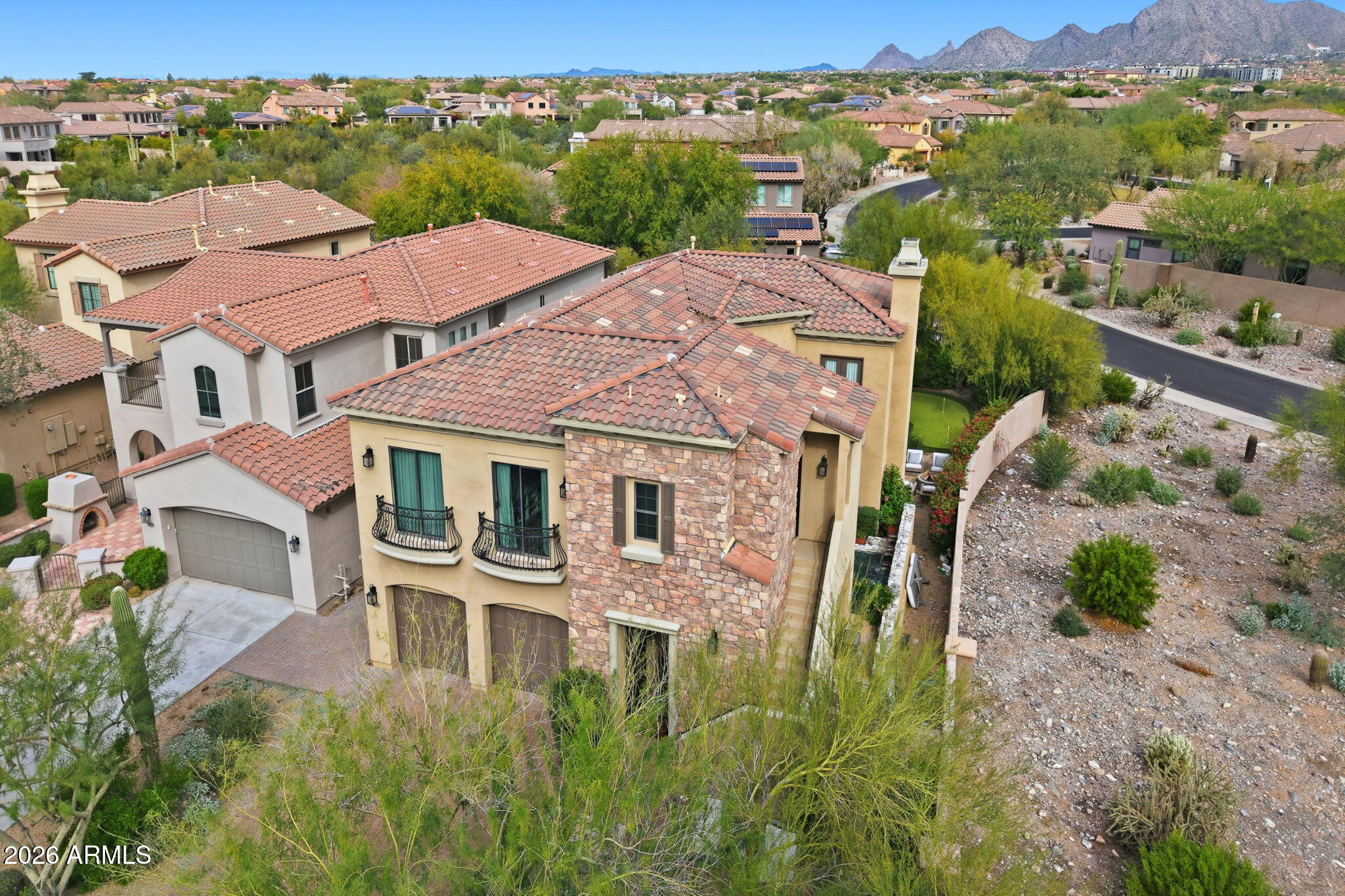 9832 E EDGESTONE Drive