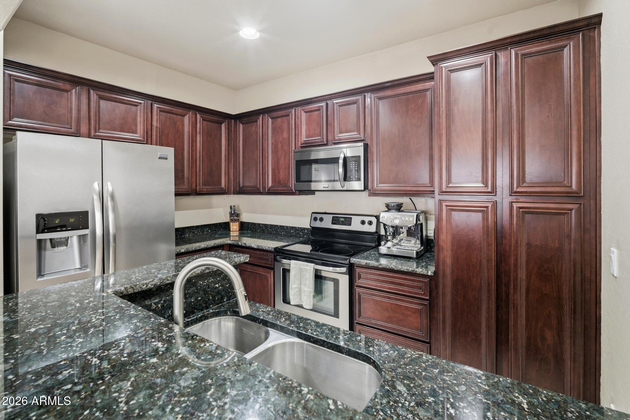 3935 E ROUGH RIDER Road 1112