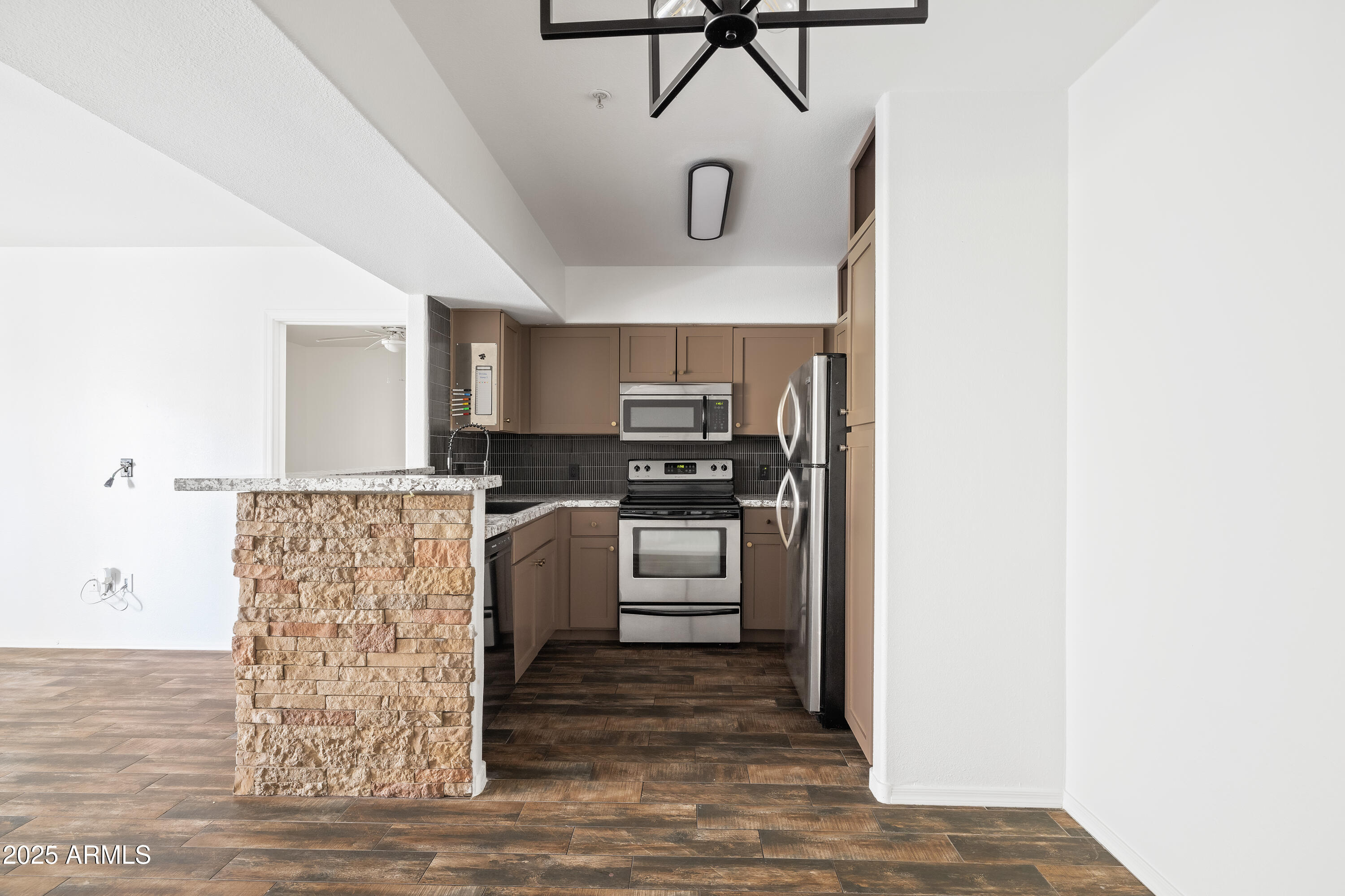 1295 N ASH Street 817
