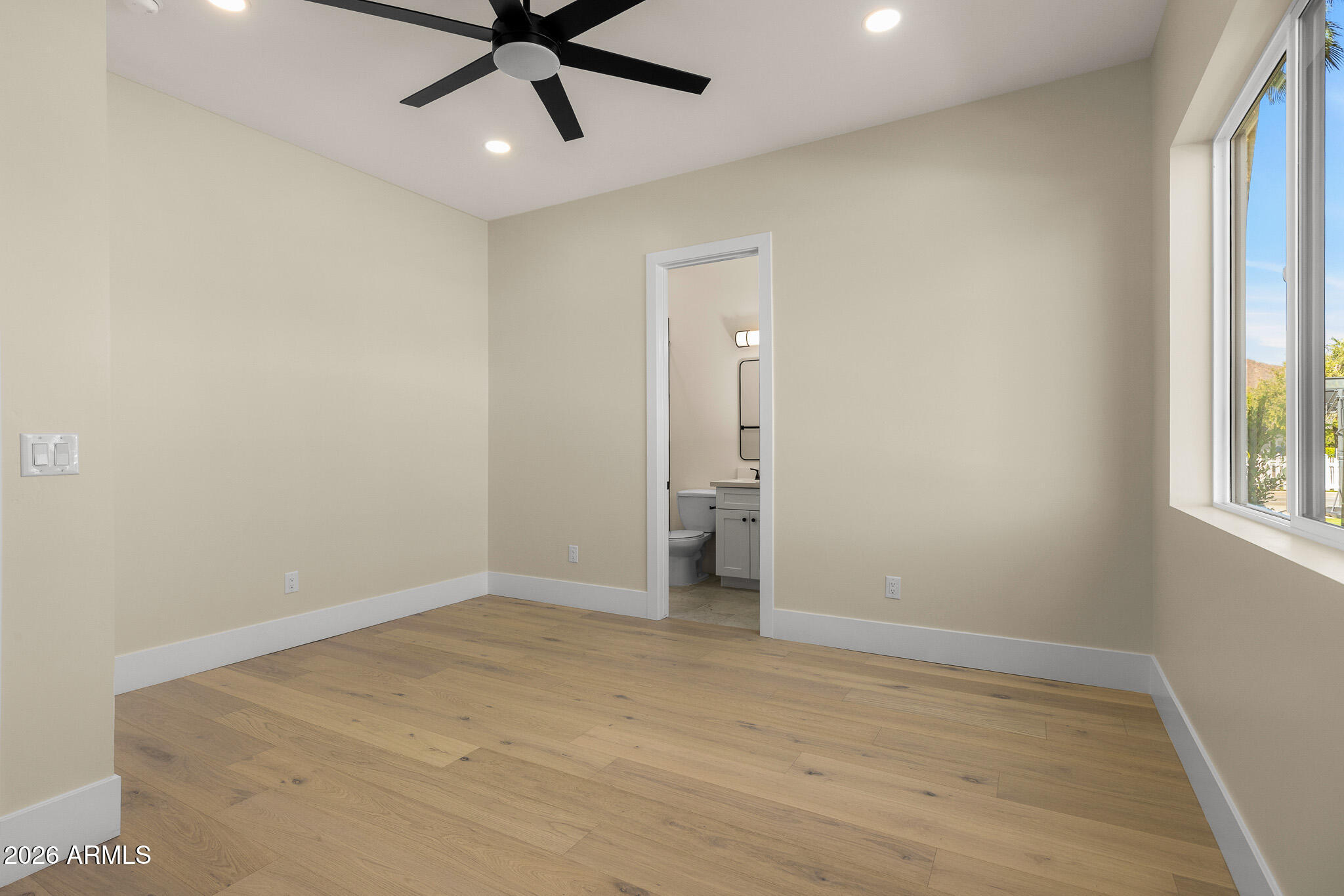 3002 N 53RD Place