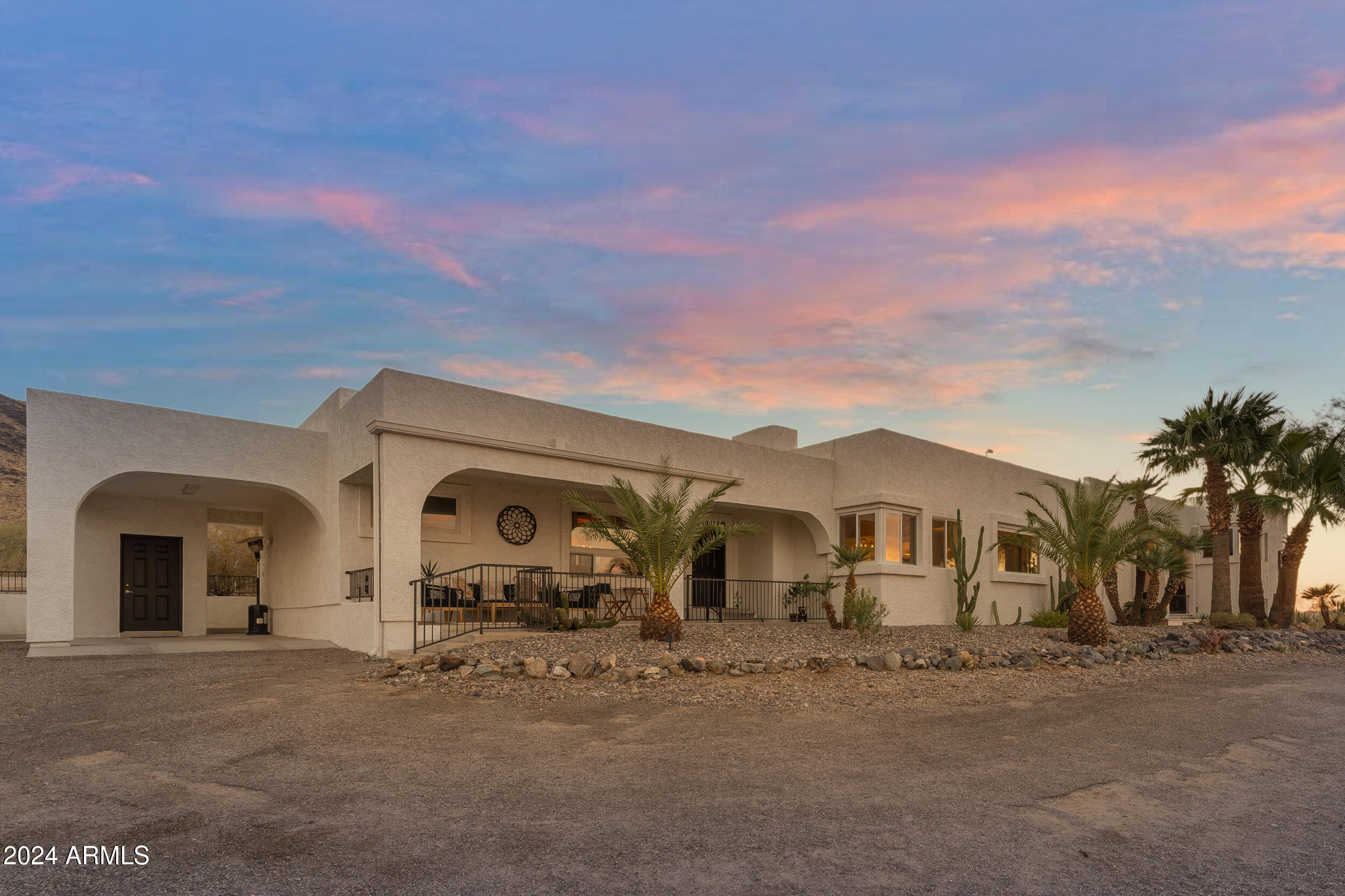 2449 W SUNRISE Drive