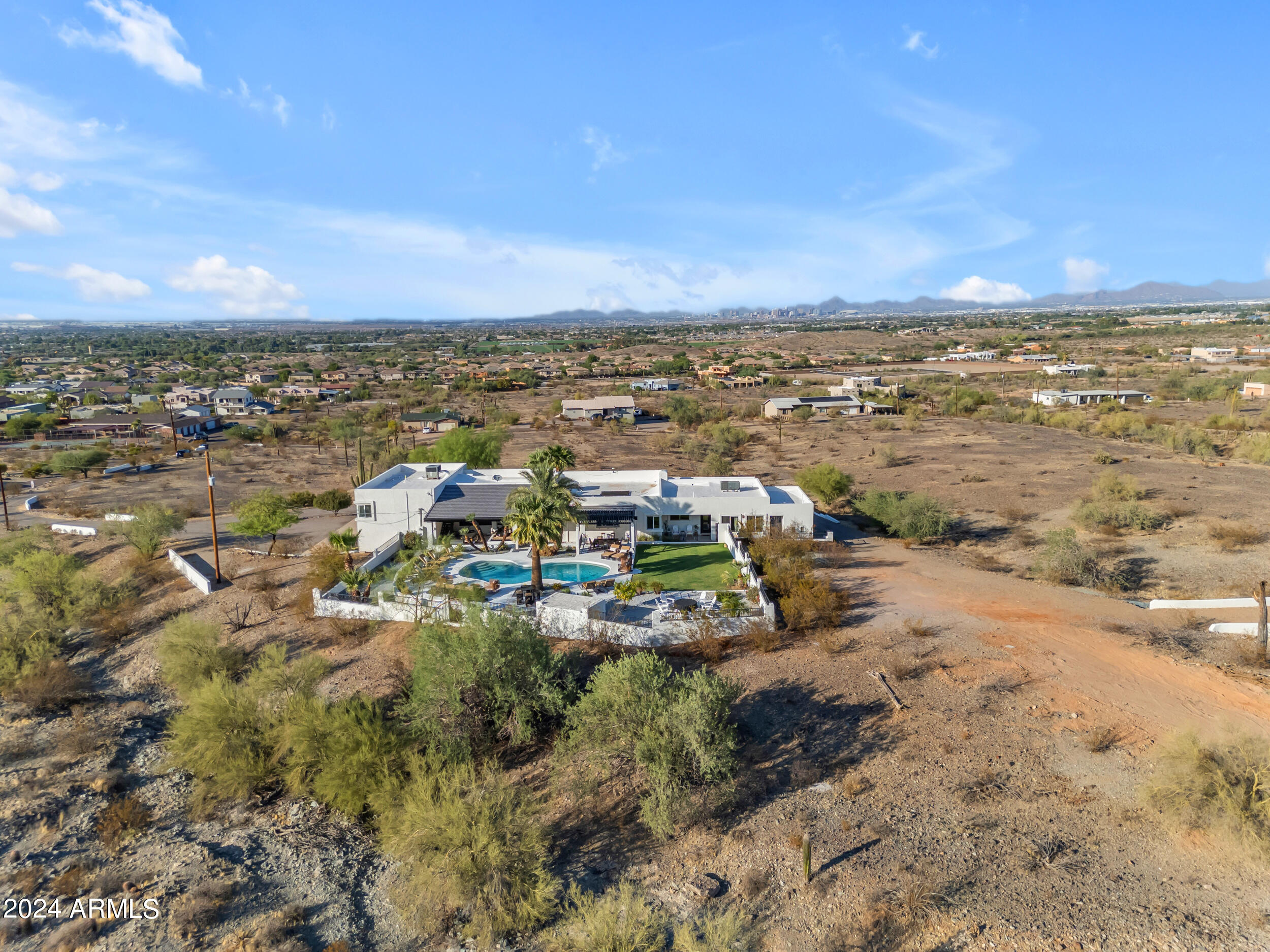 2449 W SUNRISE Drive