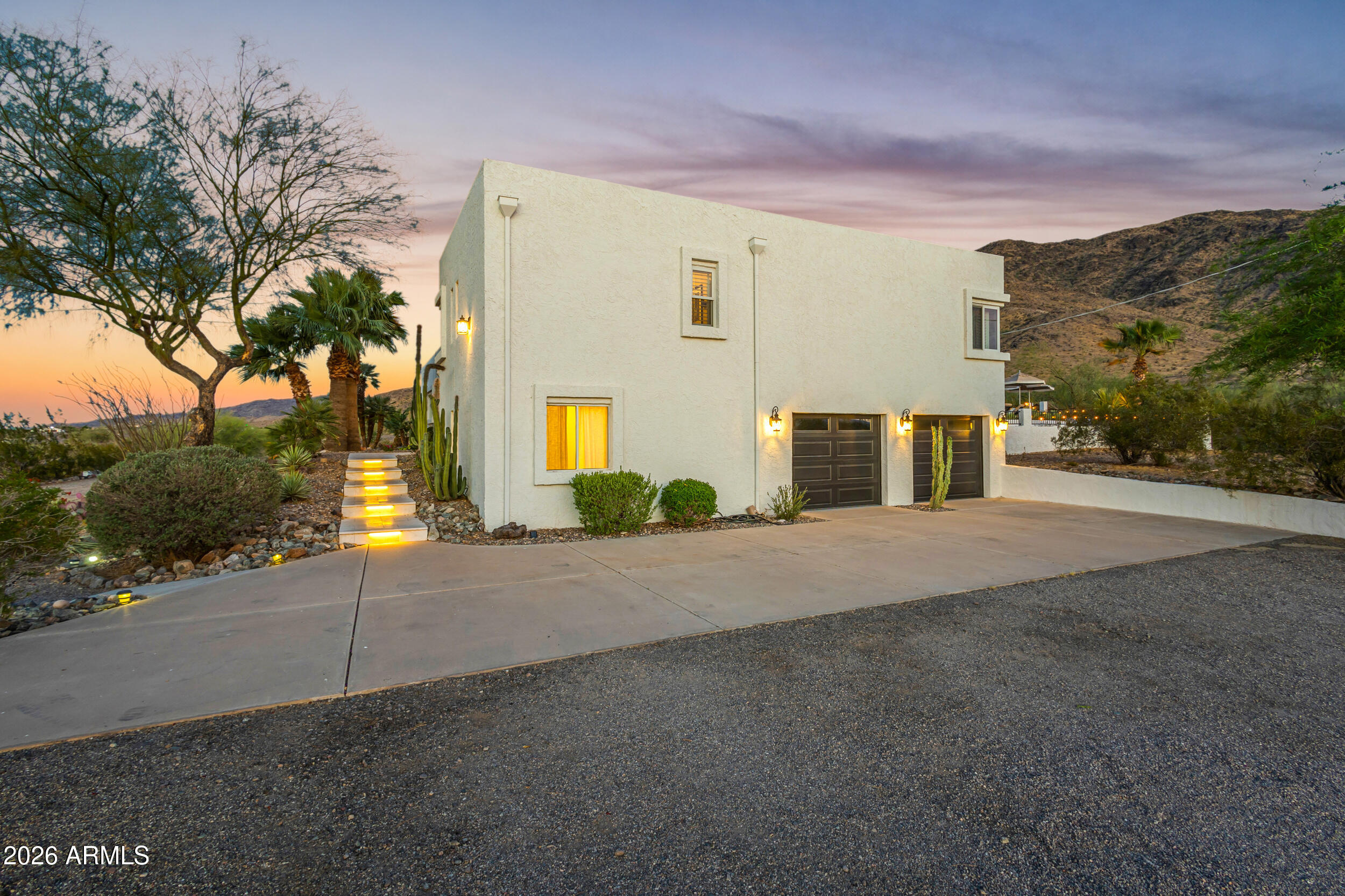 2449 W SUNRISE Drive