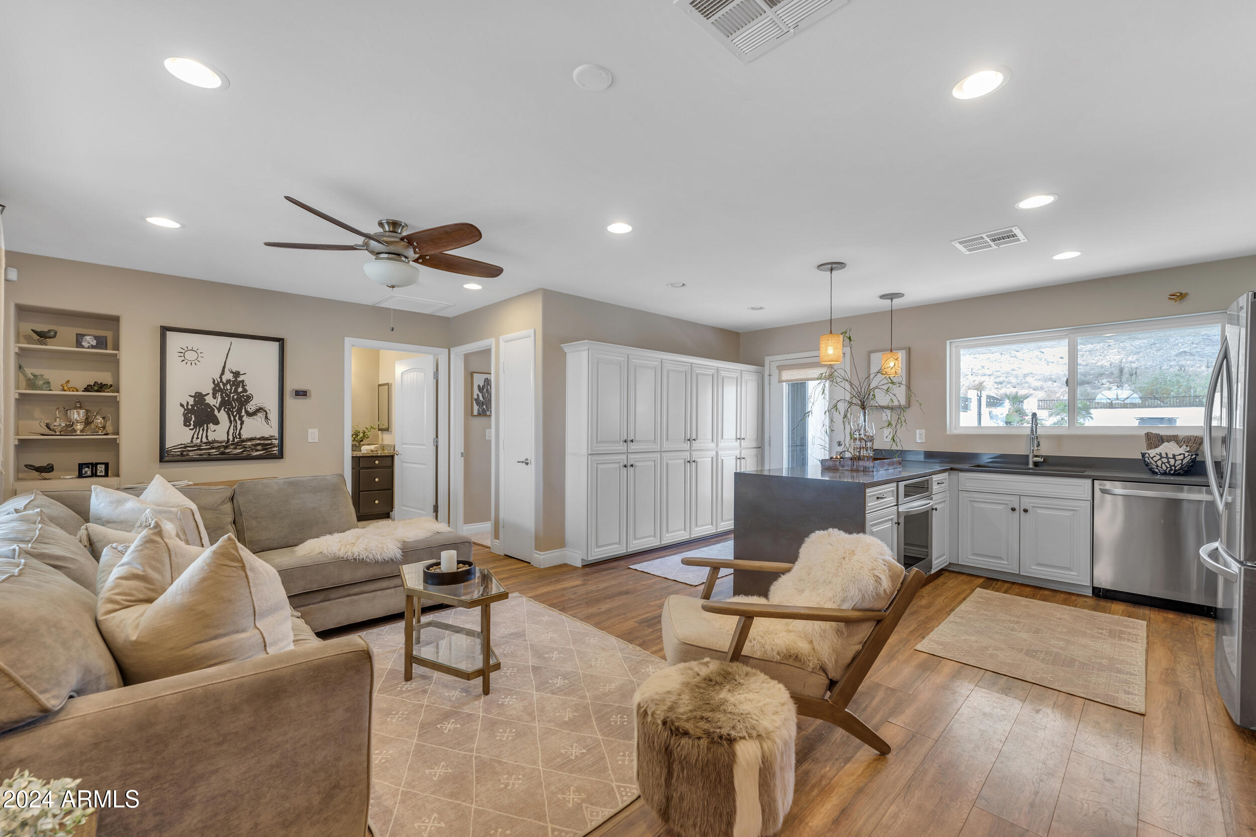 2449 W SUNRISE Drive