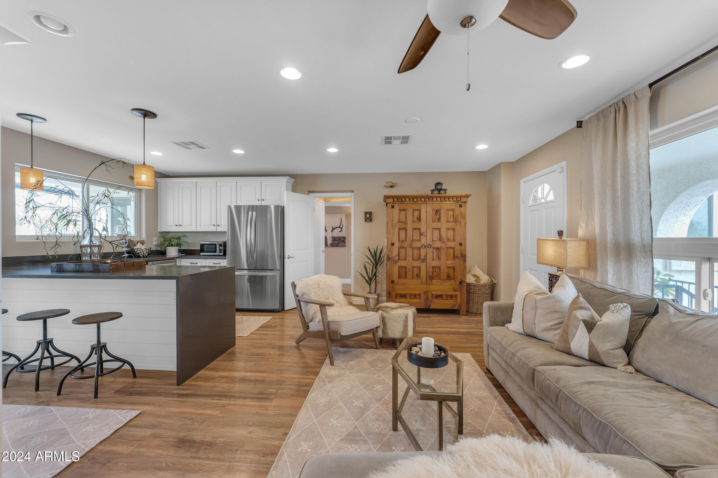 2449 W SUNRISE Drive