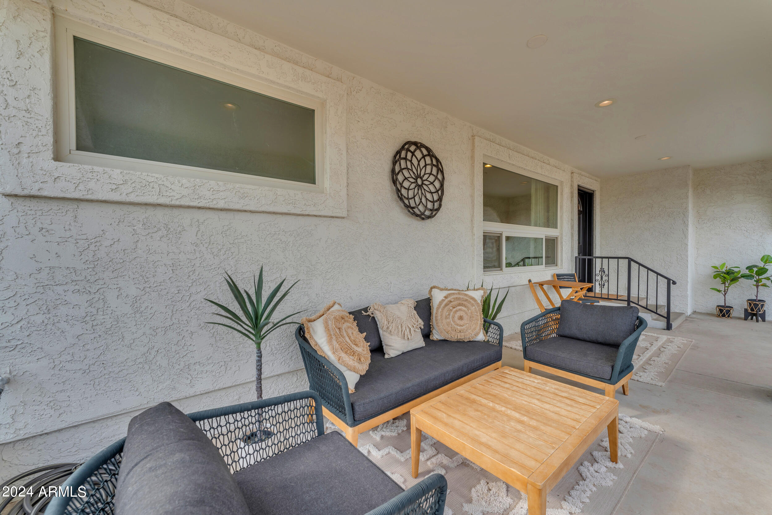 2449 W SUNRISE Drive