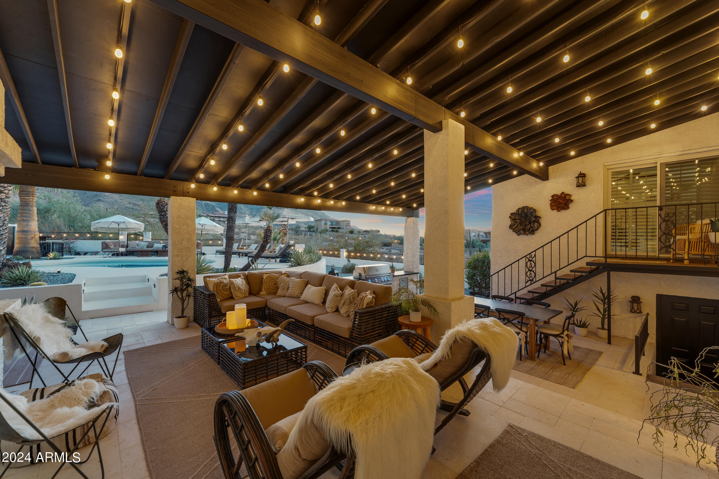 2449 W SUNRISE Drive