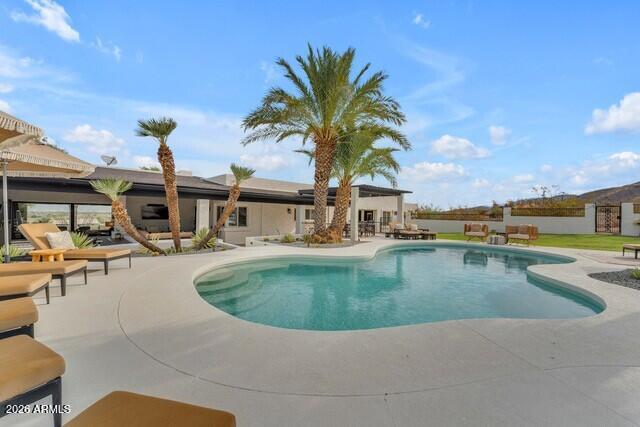 2449 W SUNRISE Drive