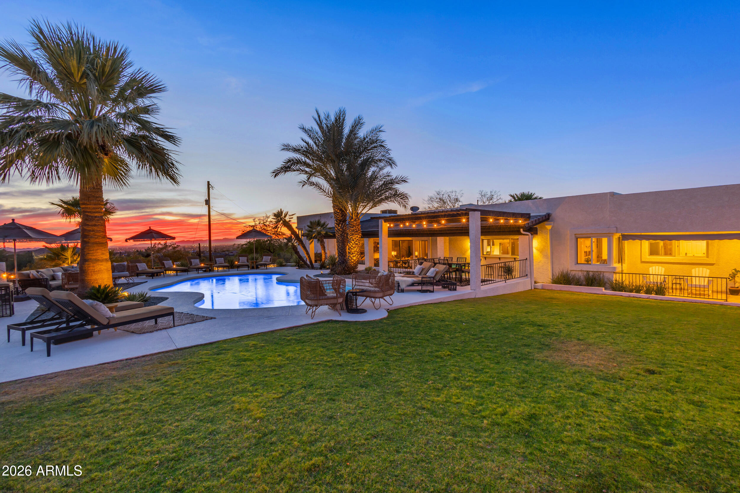 2449 W SUNRISE Drive