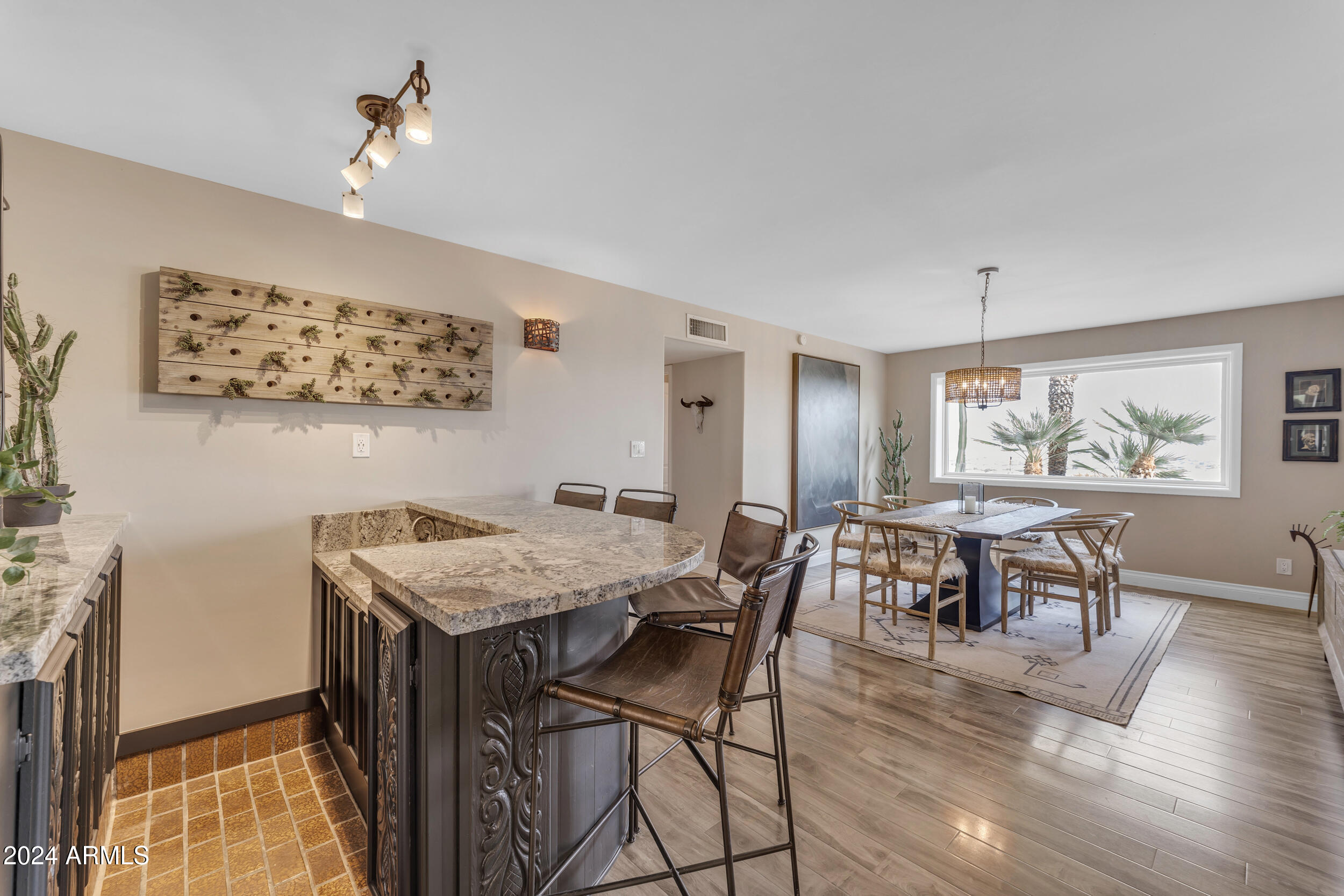 2449 W SUNRISE Drive