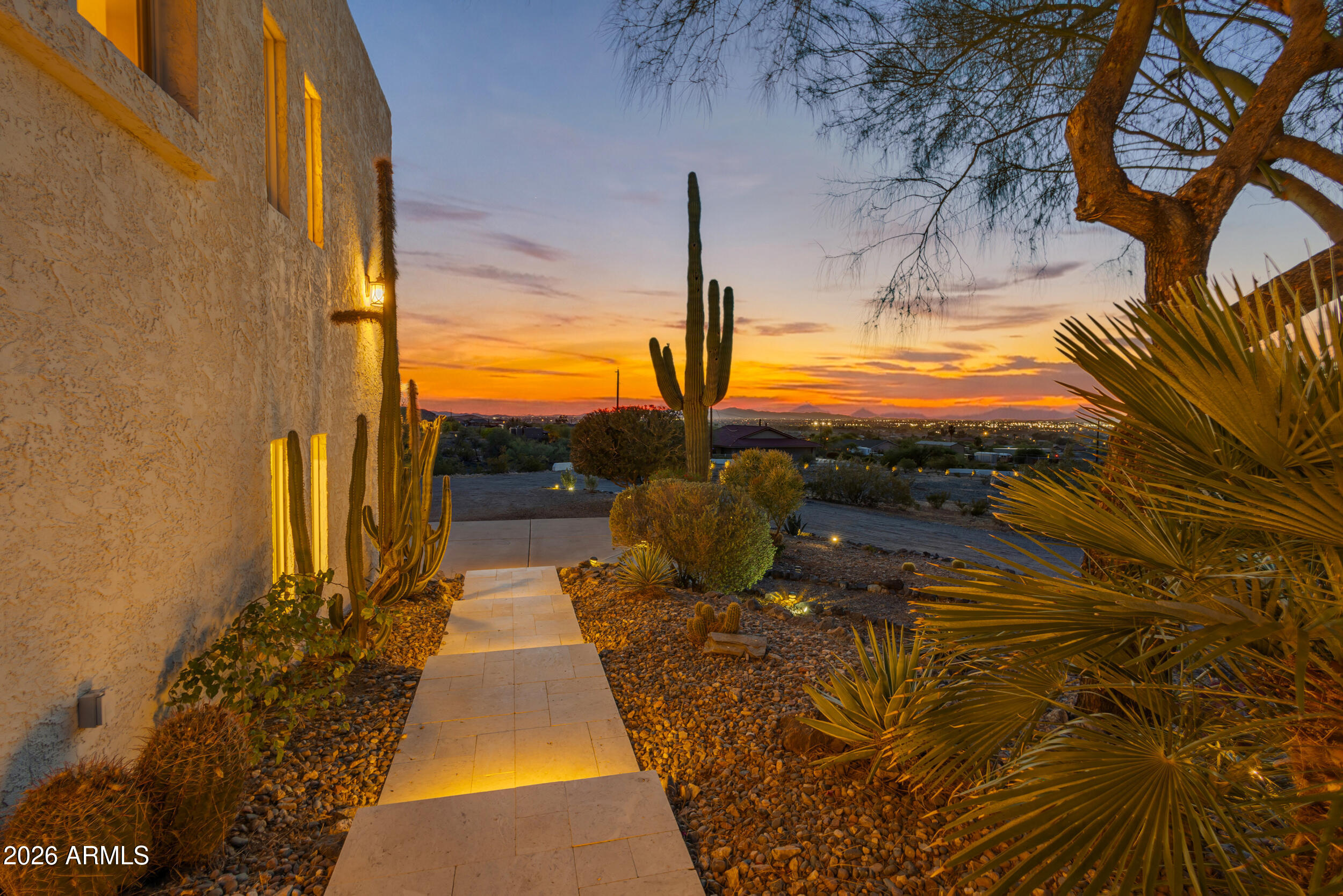 2449 W SUNRISE Drive