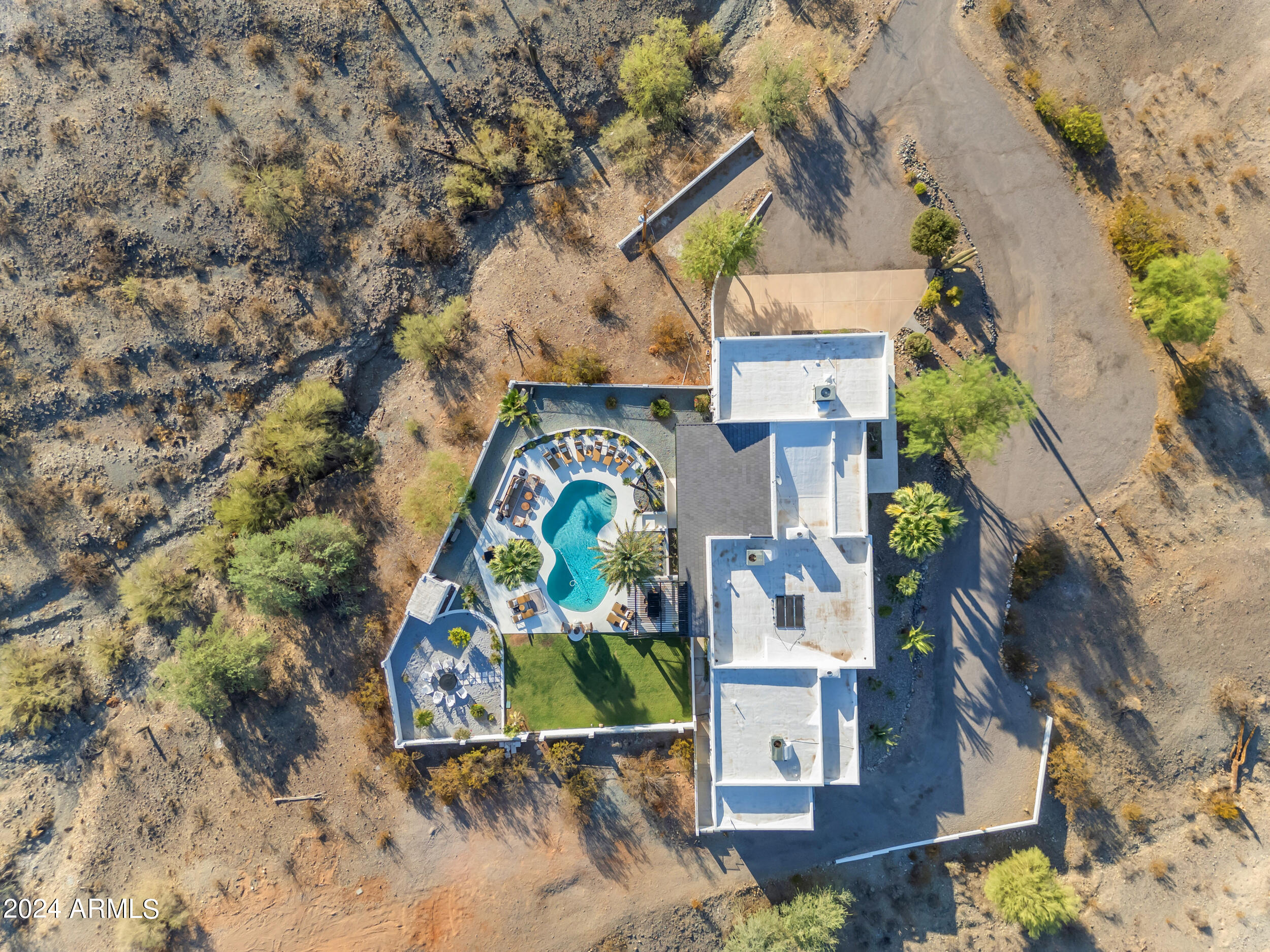 2449 W SUNRISE Drive