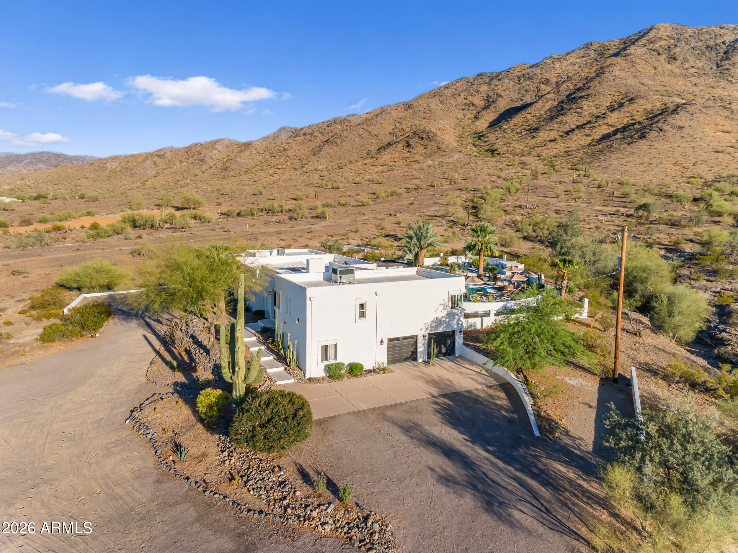 2449 W SUNRISE Drive
