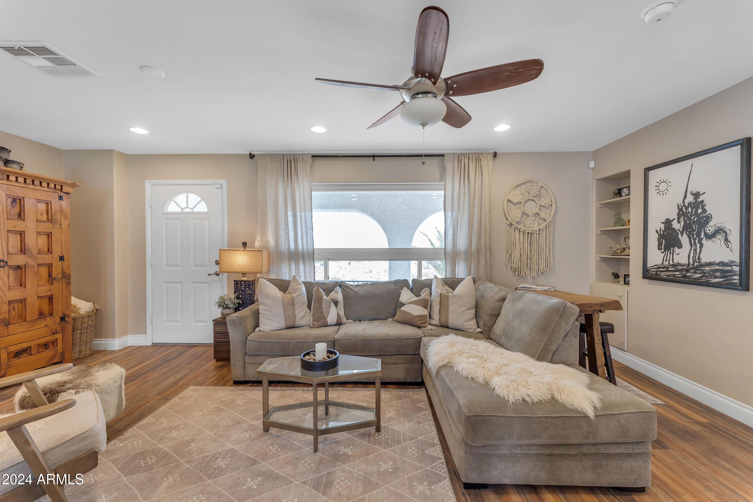 2449 W SUNRISE Drive