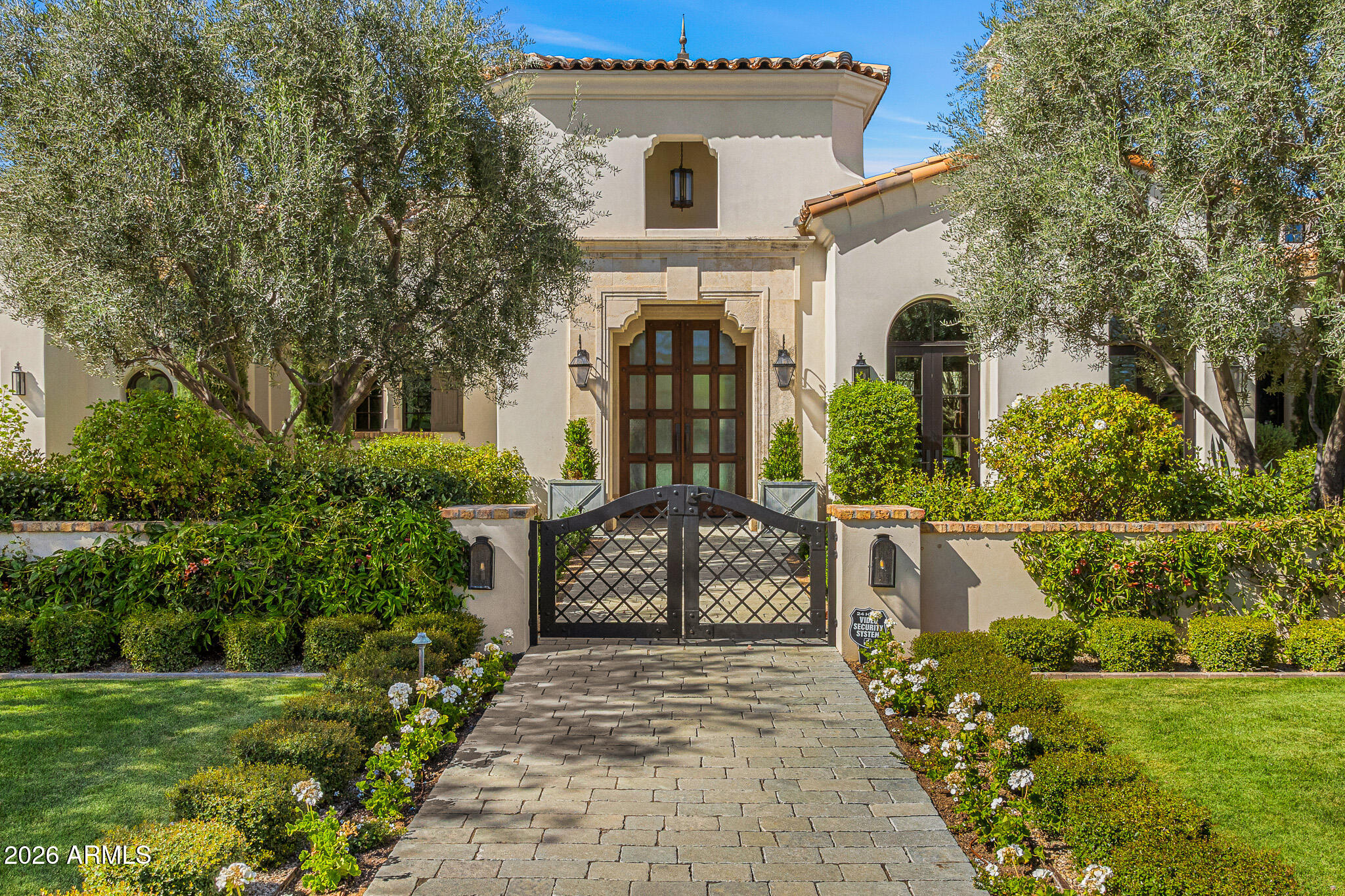 5858 E CABALLO Drive