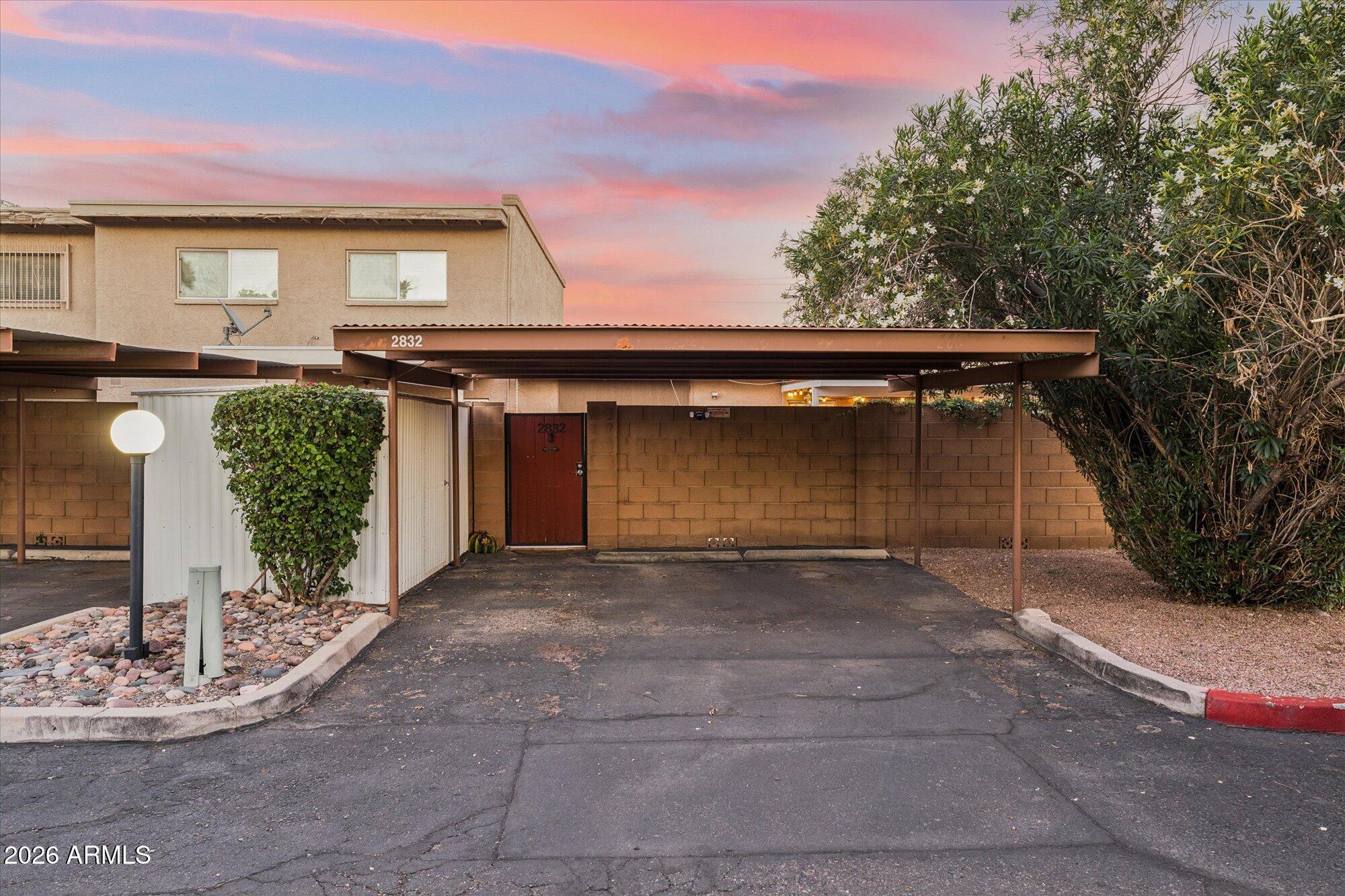 2832 N GRANITE REEF Road