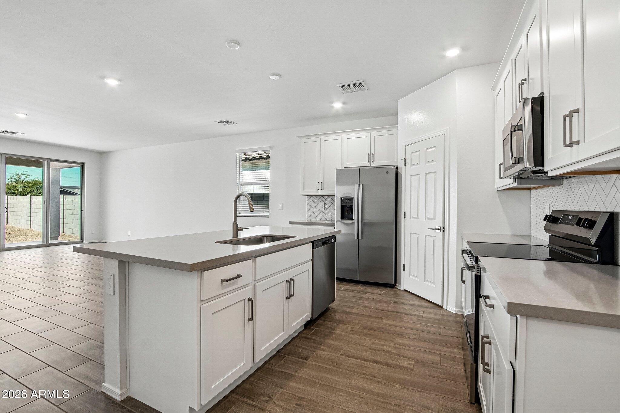 24071 W HUNTINGTON Drive